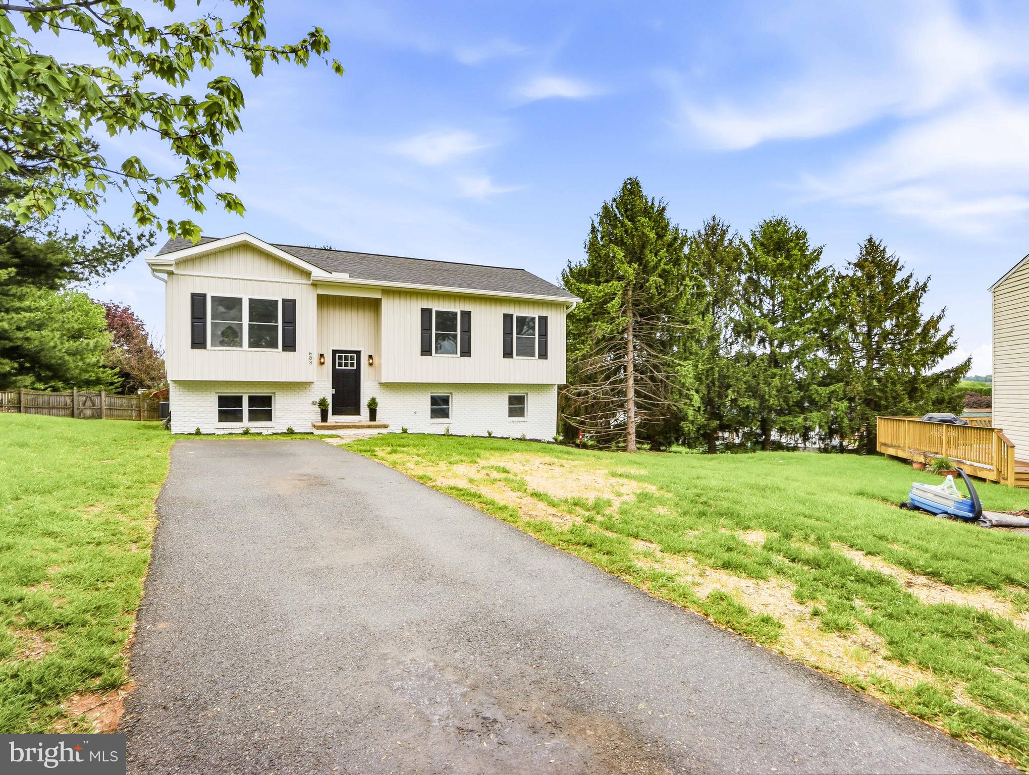 683 SUNFLOWER COURT