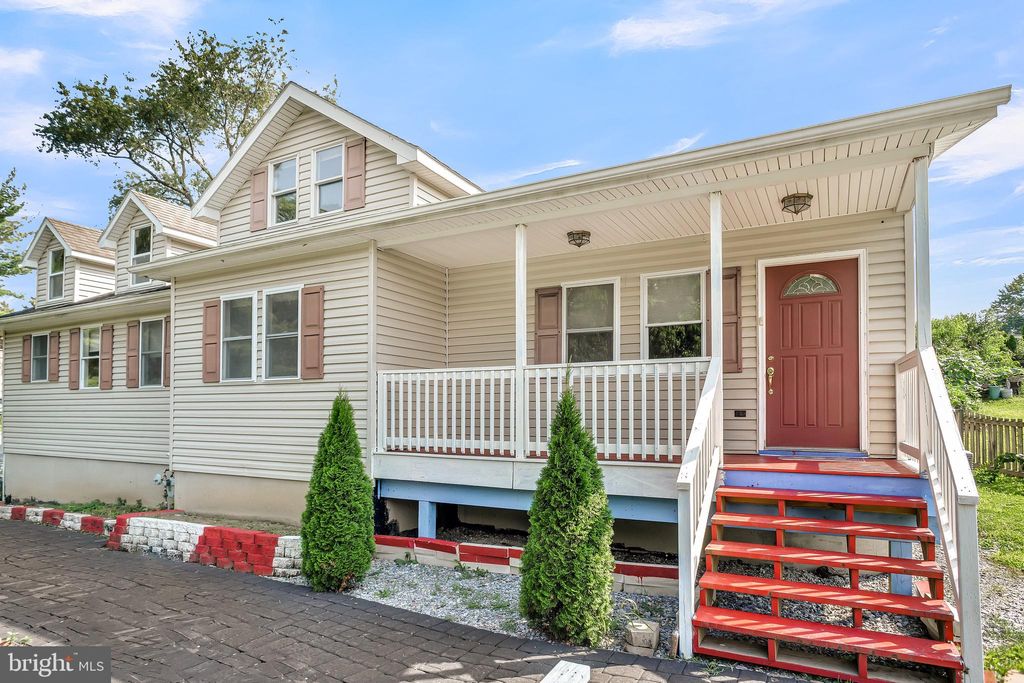 Photo of 4761 Lawntara Street, HARRISBURG, PA 17111 (MLS # PADA2047992)
