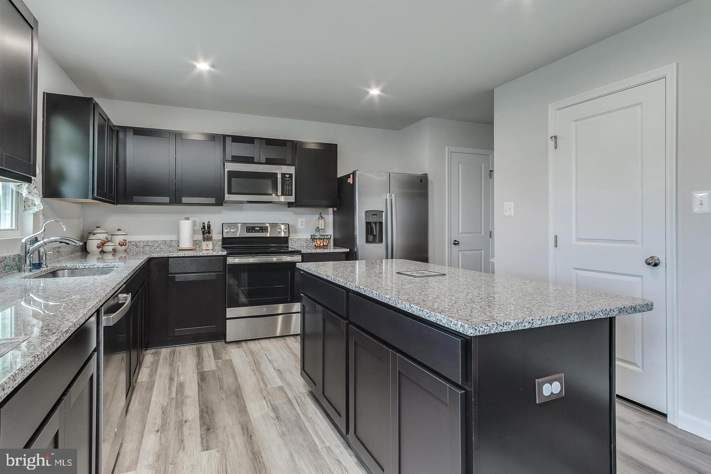 CARDINAL POINTE - Residential