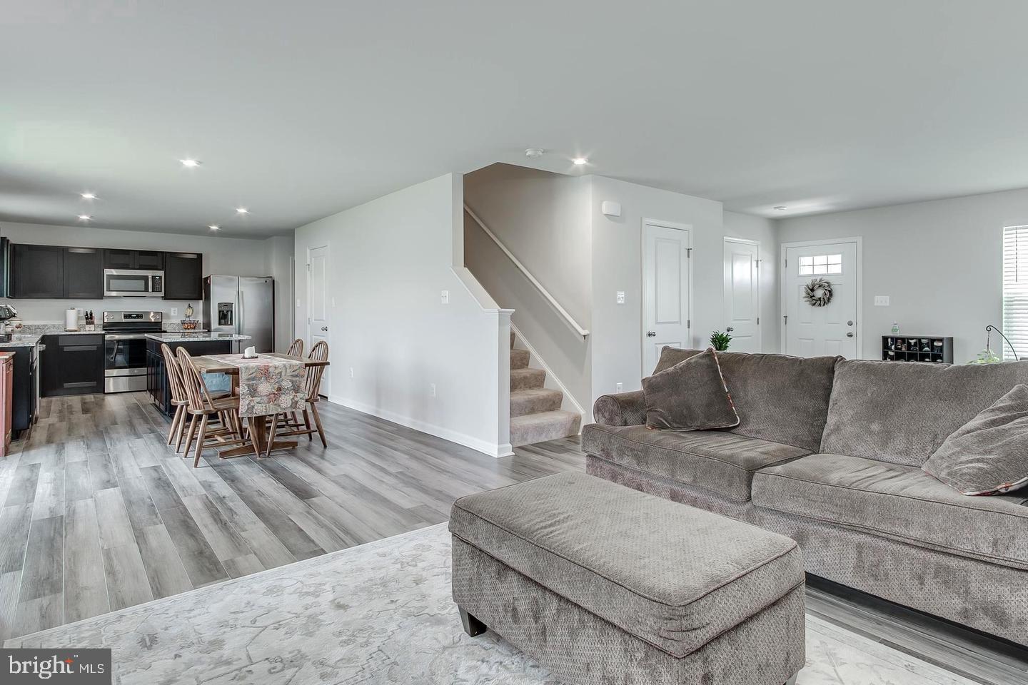 CARDINAL POINTE - Residential