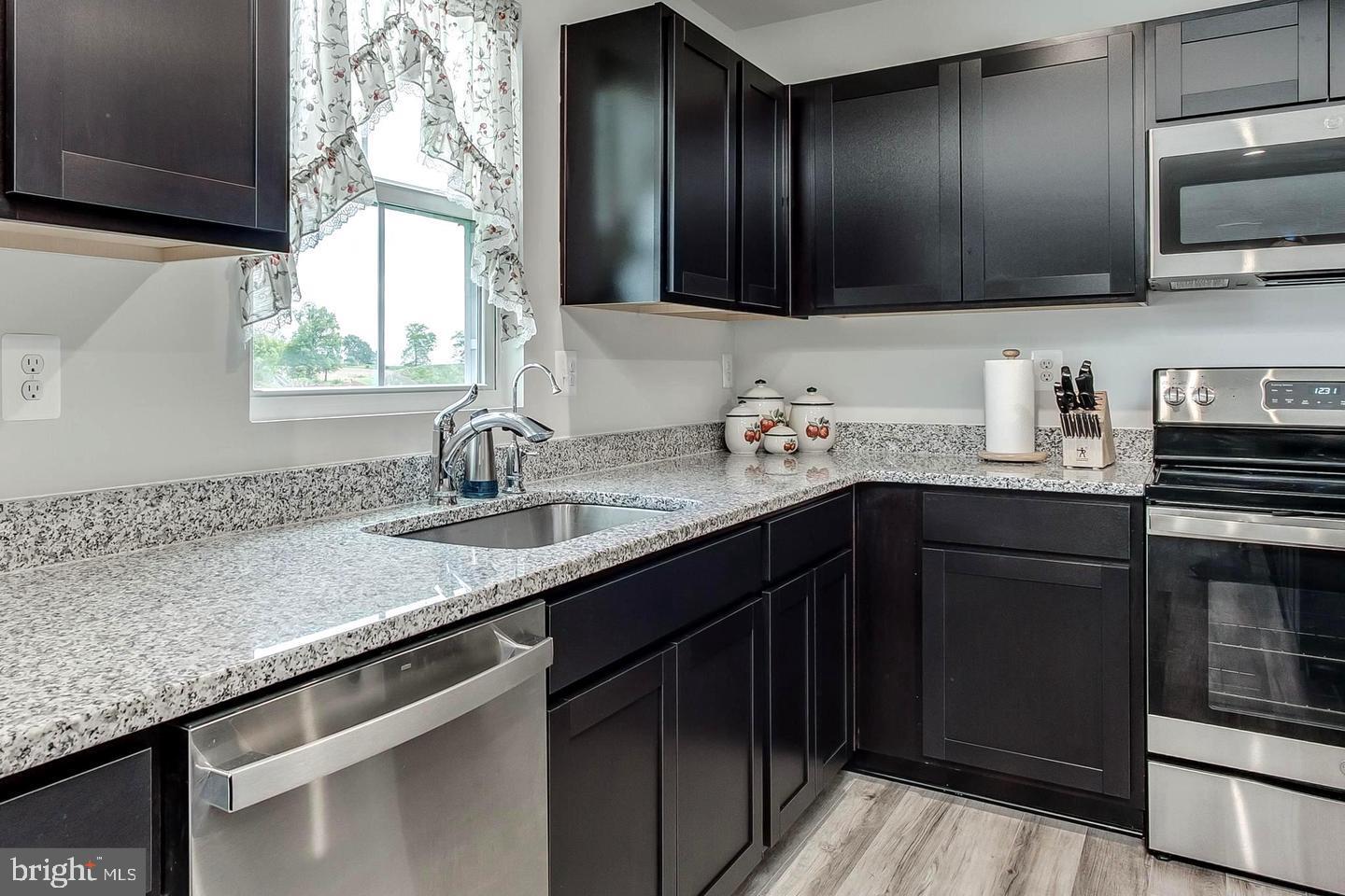 CARDINAL POINTE - Residential