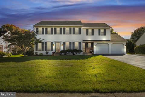 Photo of 70 Millstone Drive, BROWNSTOWN, PA 17508 (MLS # PALA2078810)