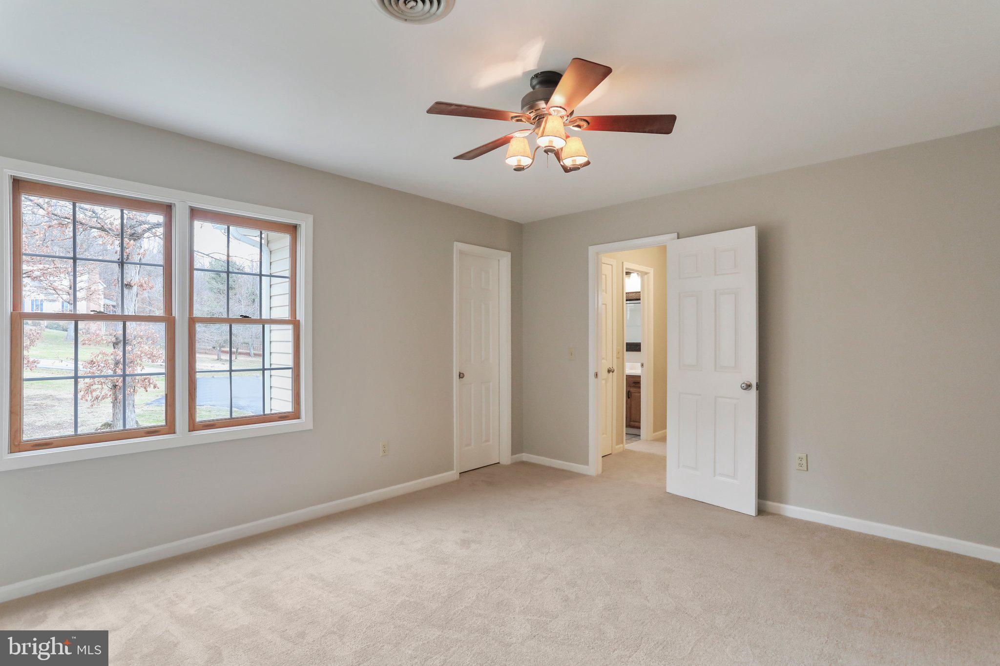 OVERLOOK WOODS - Residential