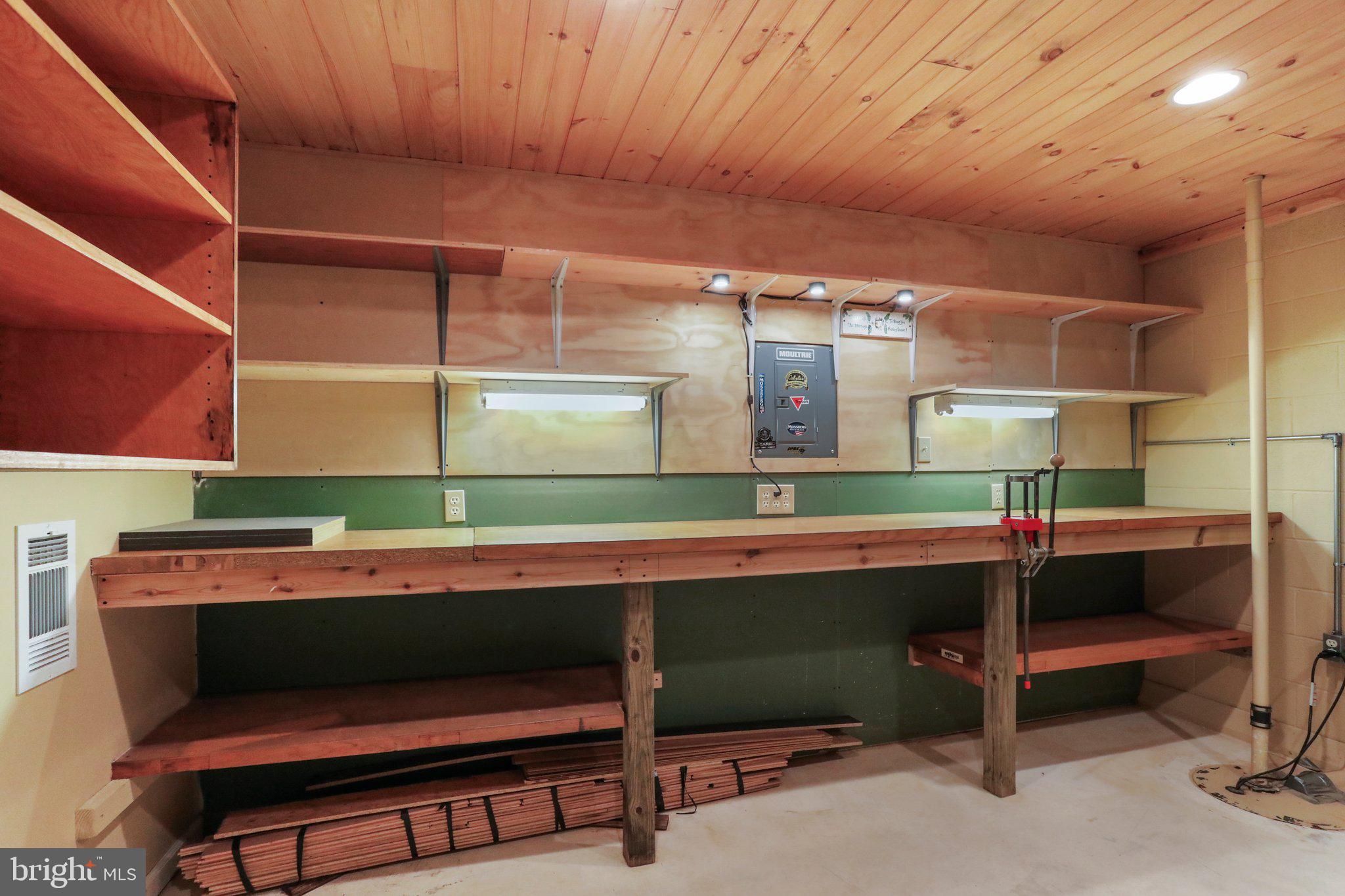 OVERLOOK WOODS - Residential