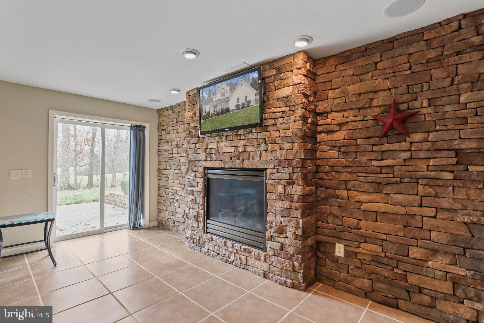 OVERLOOK WOODS - Residential