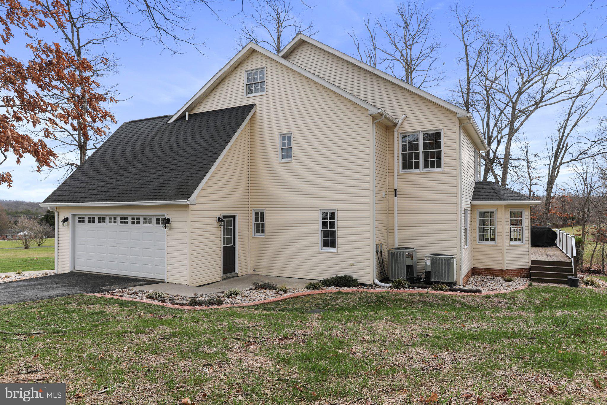 OVERLOOK WOODS - Residential