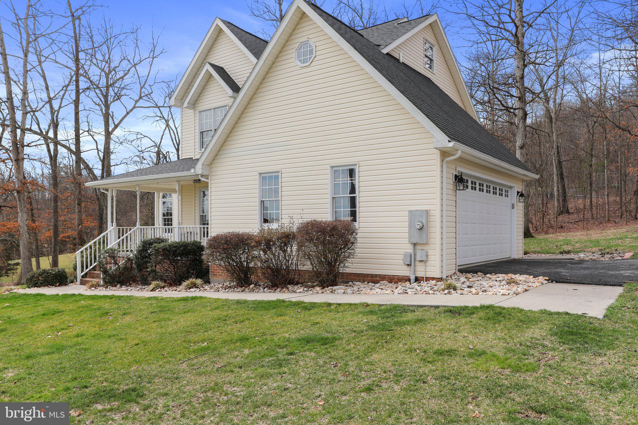 OVERLOOK WOODS - Residential