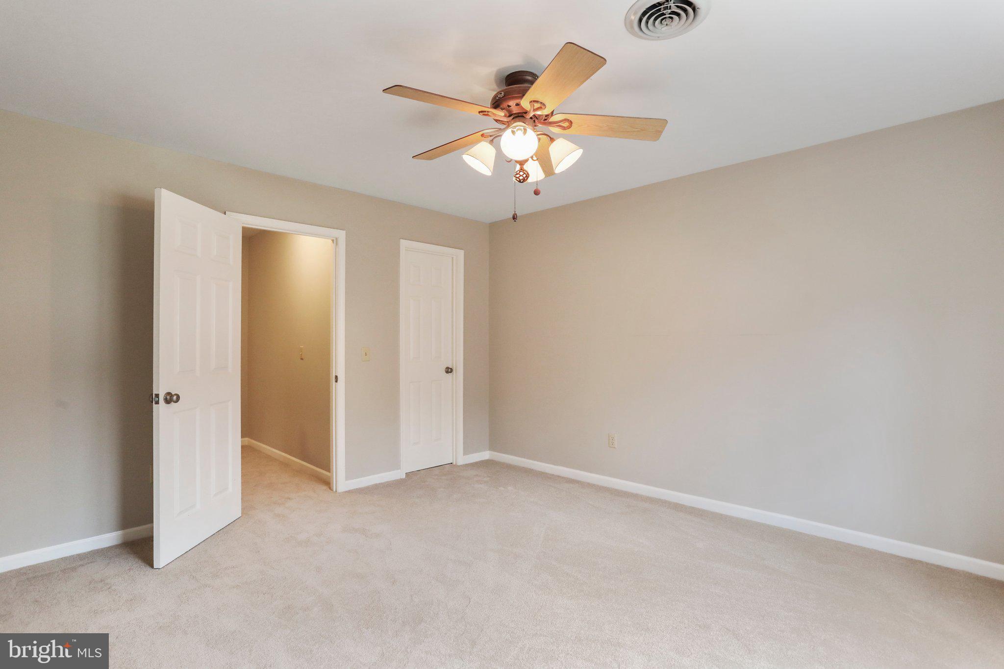 OVERLOOK WOODS - Residential