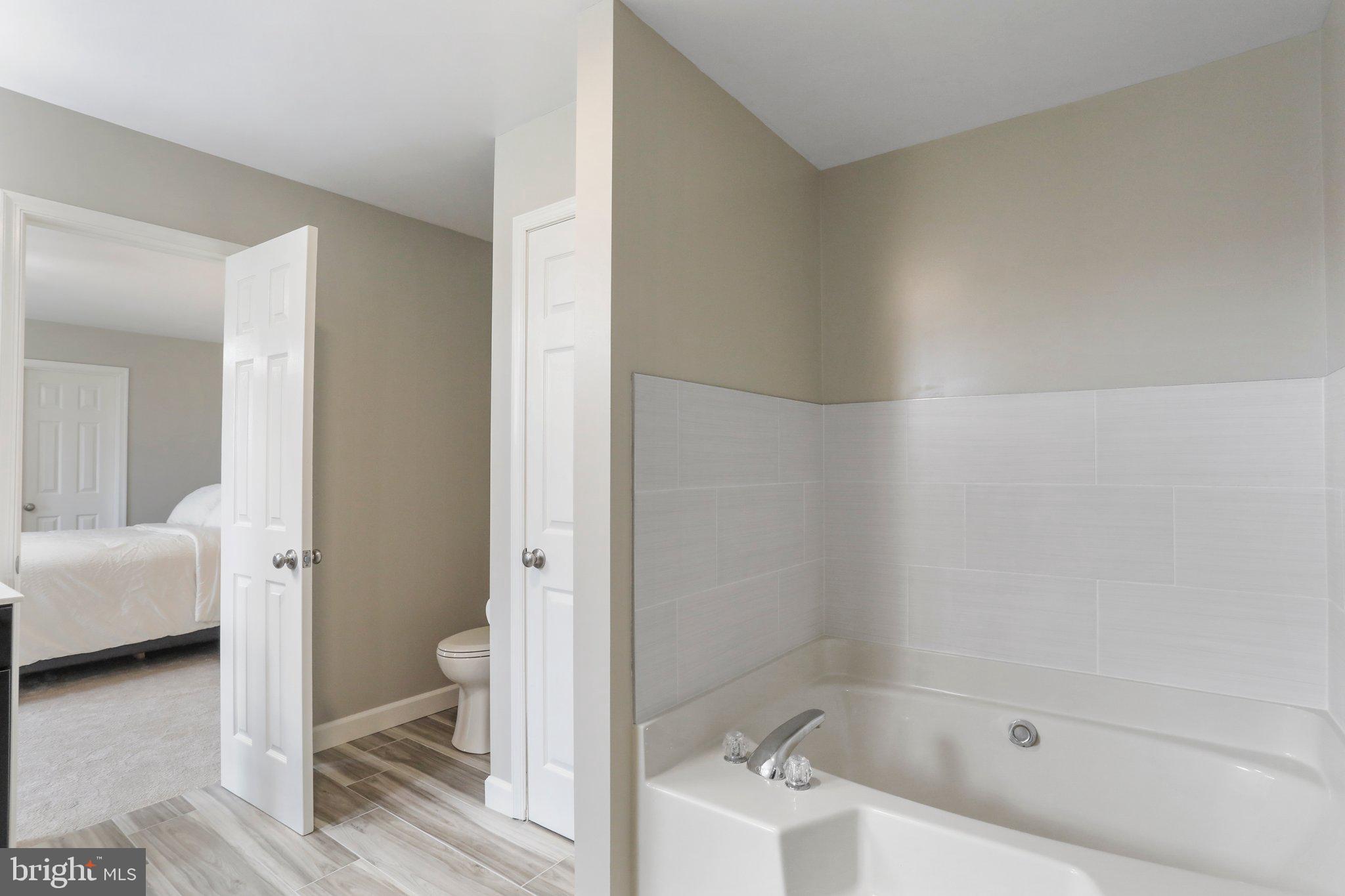 OVERLOOK WOODS - Residential