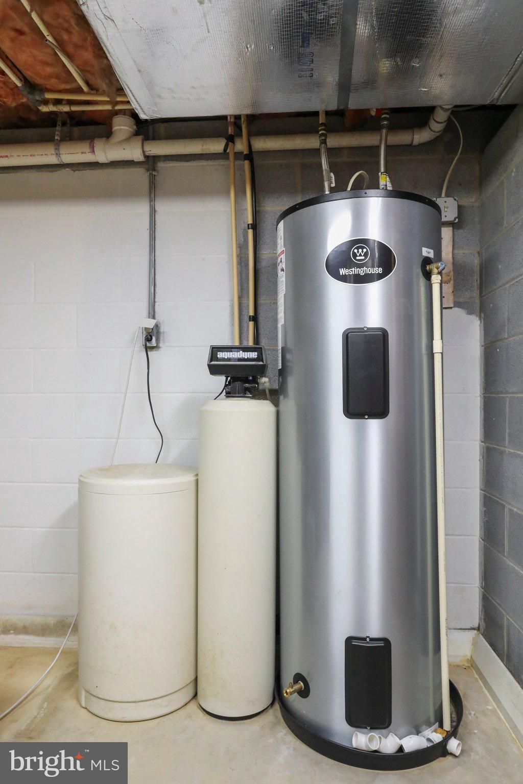 OVERLOOK WOODS - Residential