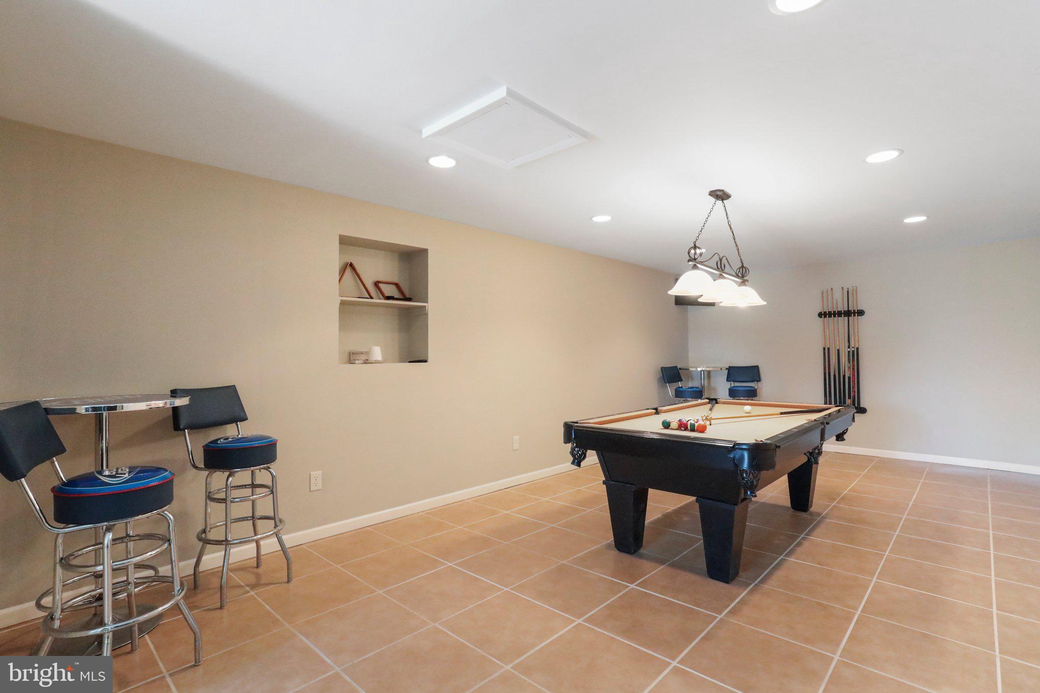 OVERLOOK WOODS - Residential