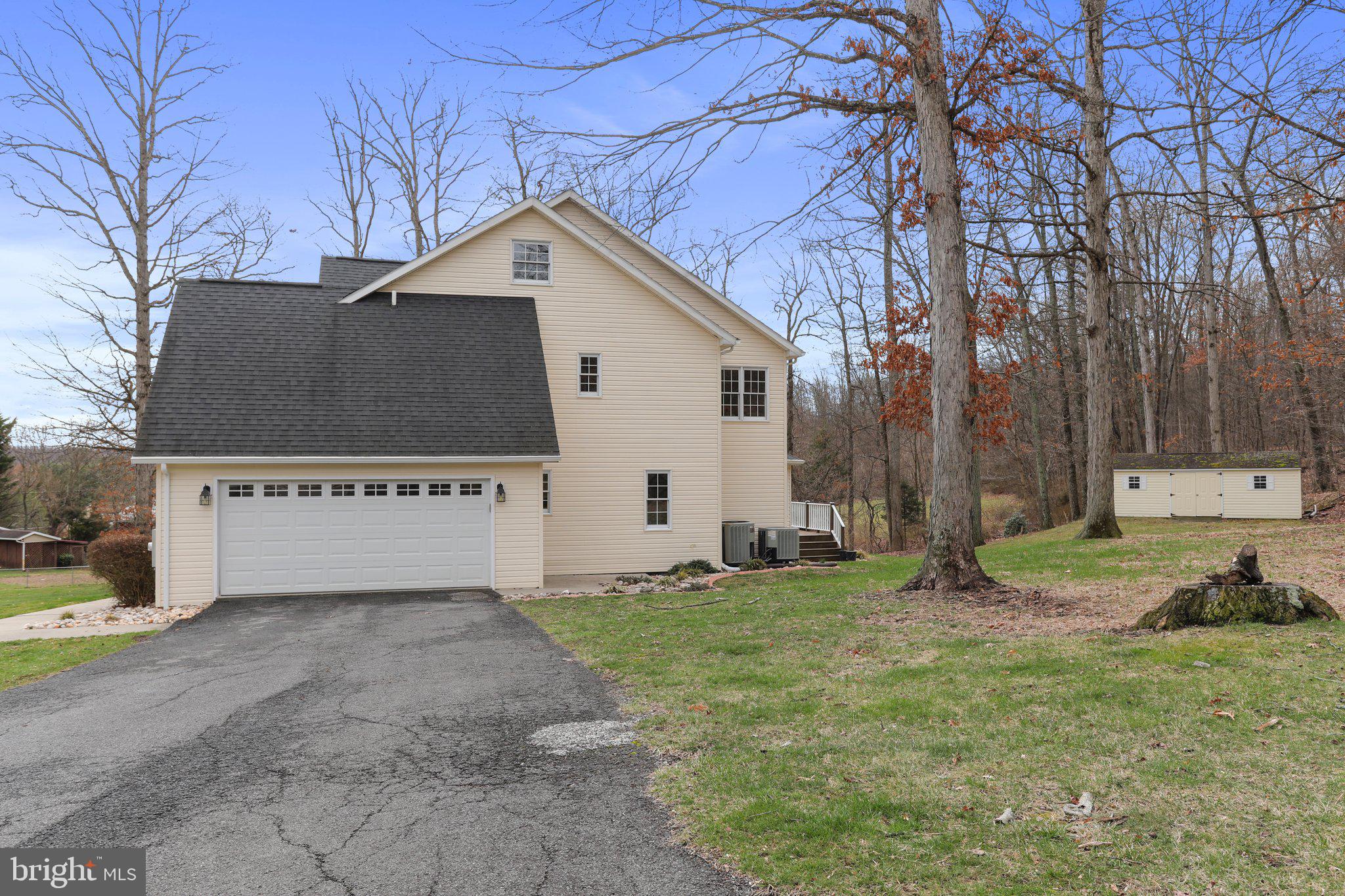 OVERLOOK WOODS - Residential