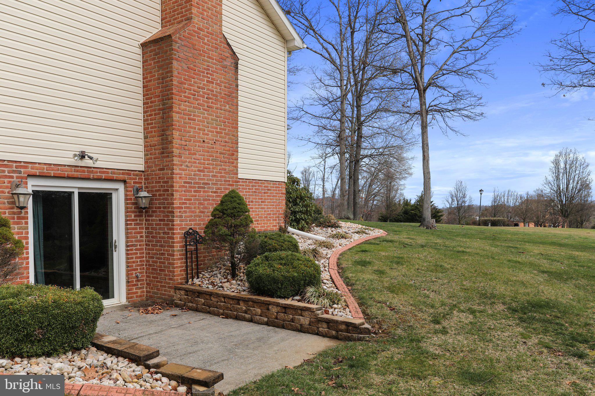 OVERLOOK WOODS - Residential