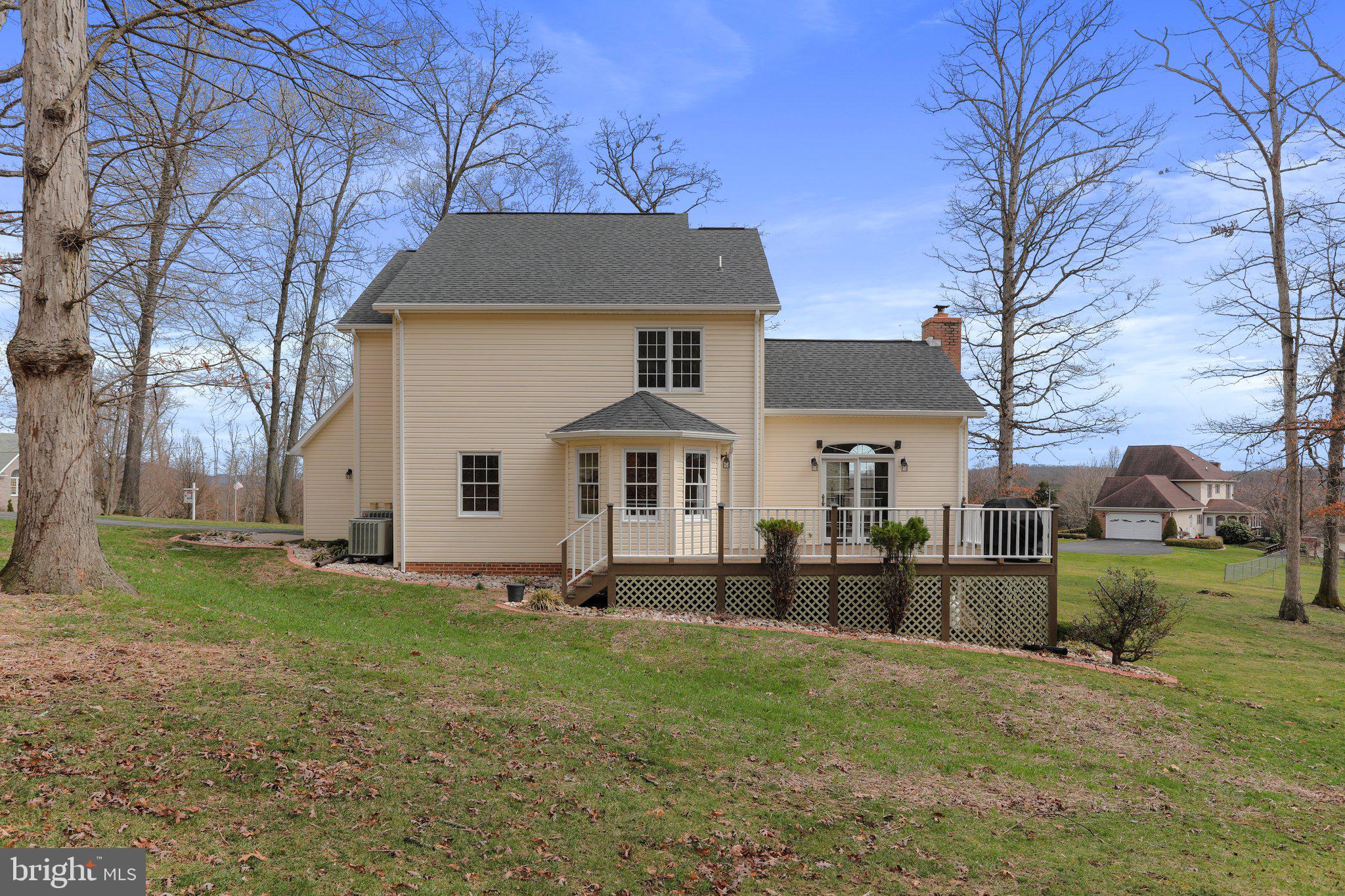 OVERLOOK WOODS - Residential