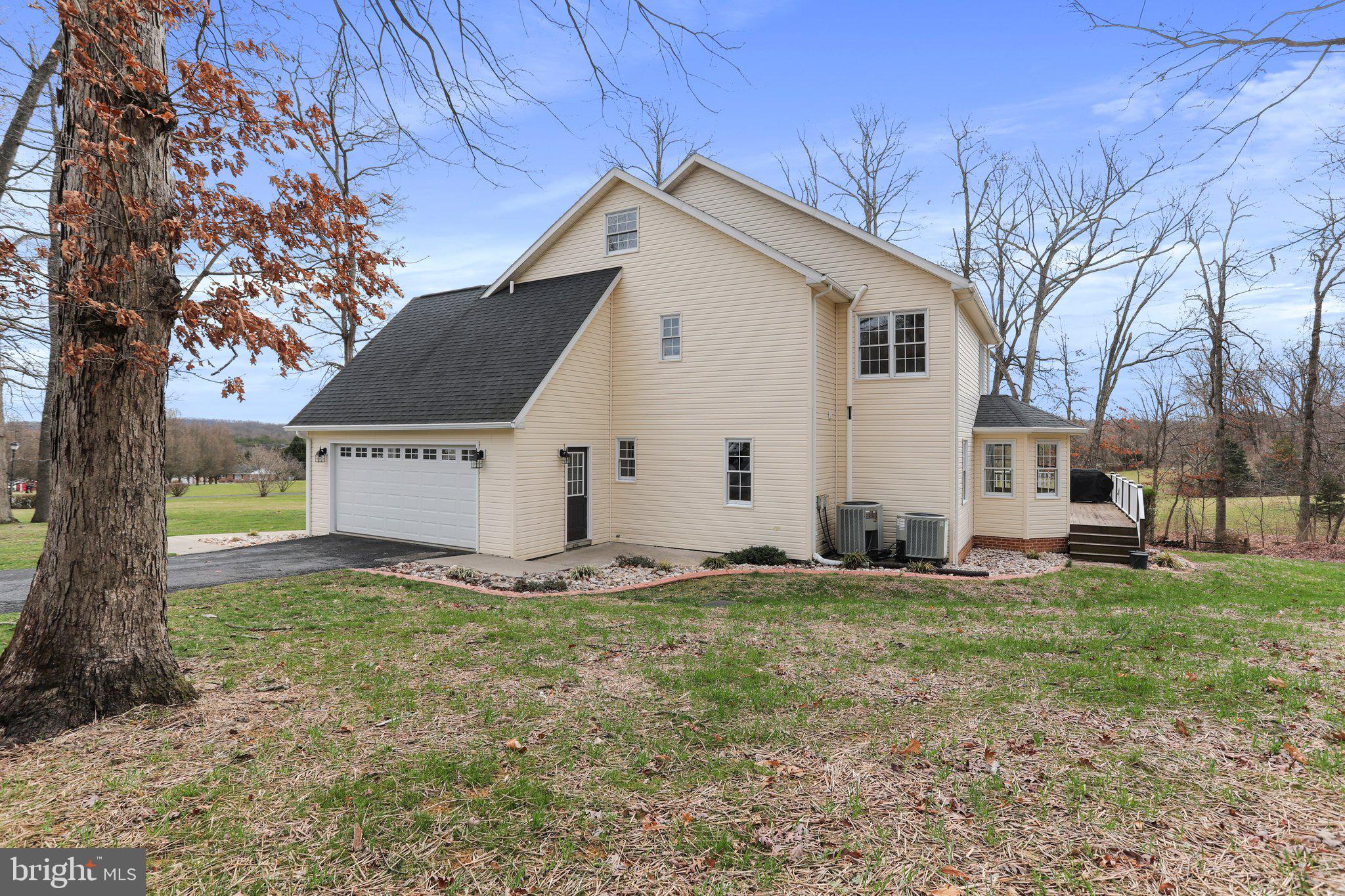 OVERLOOK WOODS - Residential
