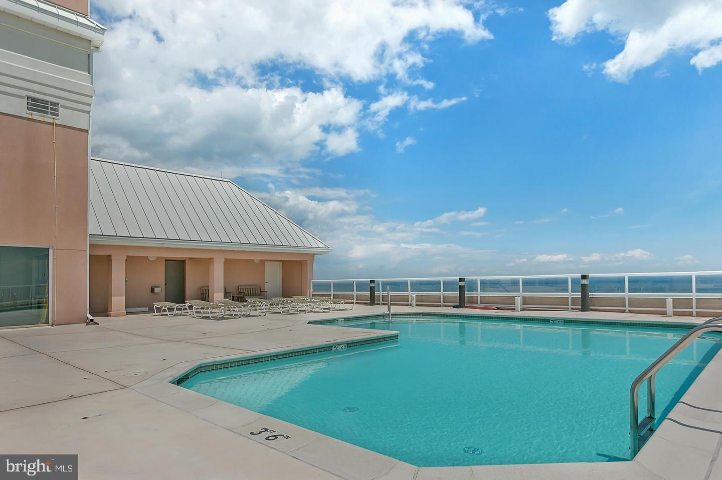 HORIZON ON THE BAY CONDO - Residential