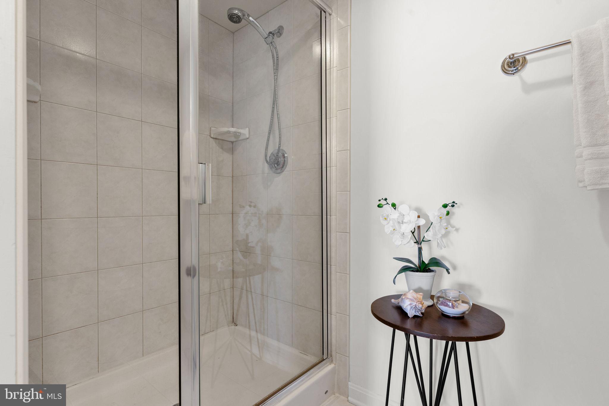 HORIZON ON THE BAY CONDO - Residential