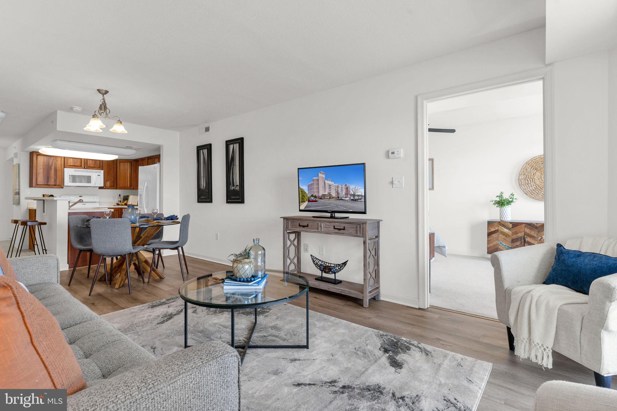 HORIZON ON THE BAY CONDO - Residential