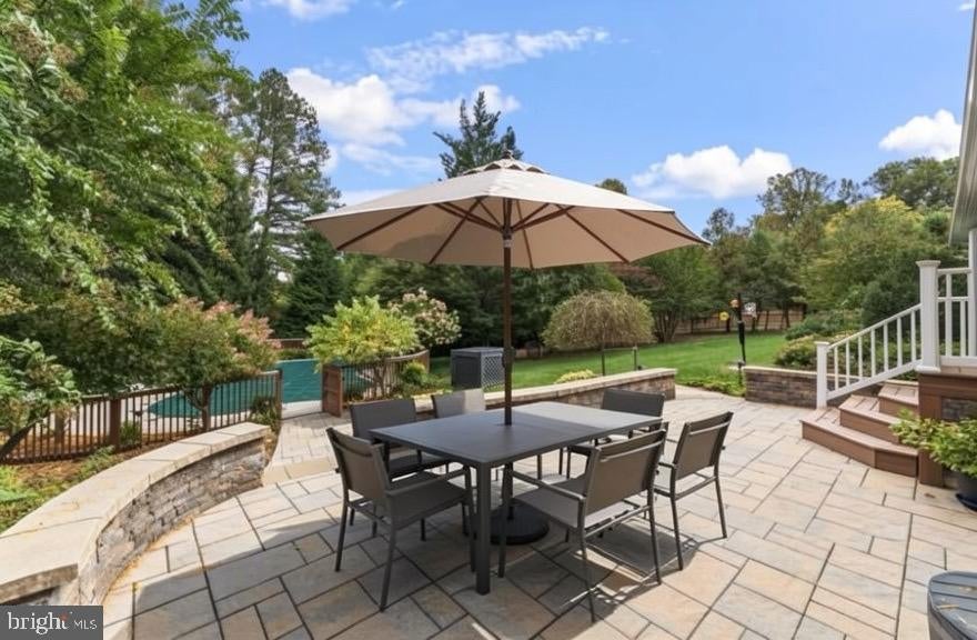 10173 GREEN CLOVER DRIVE