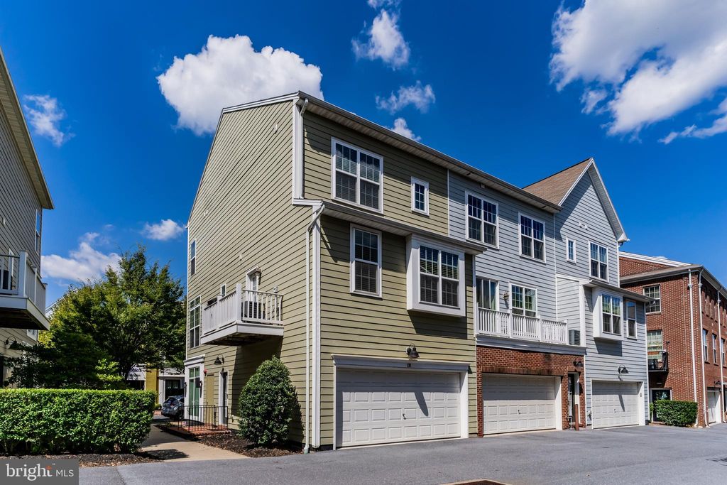 Photo of 131 Putnam Way, MECHANICSBURG, PA 17050 (MLS # PACB2046640)