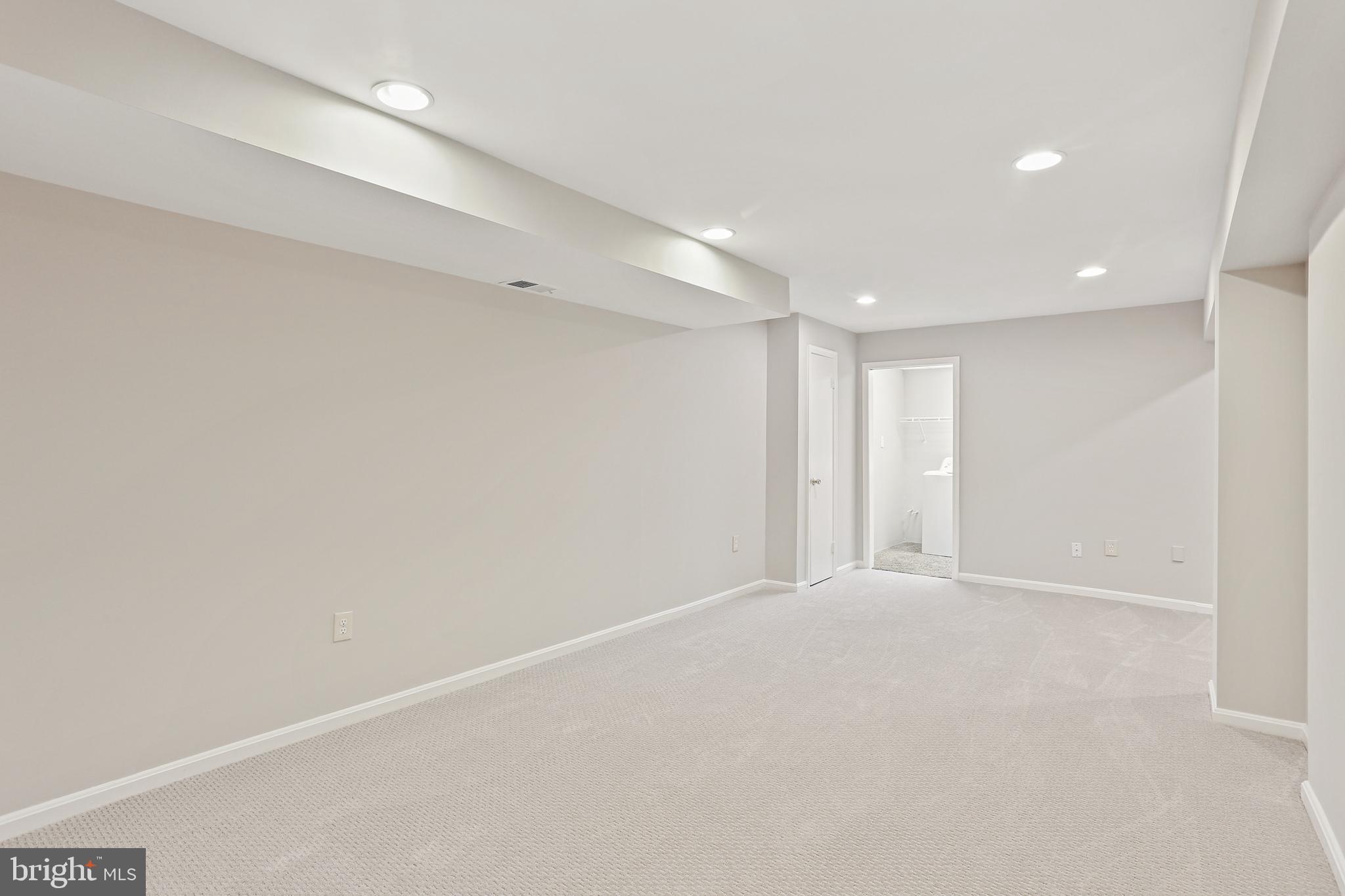 WILTON OAKS - Residential