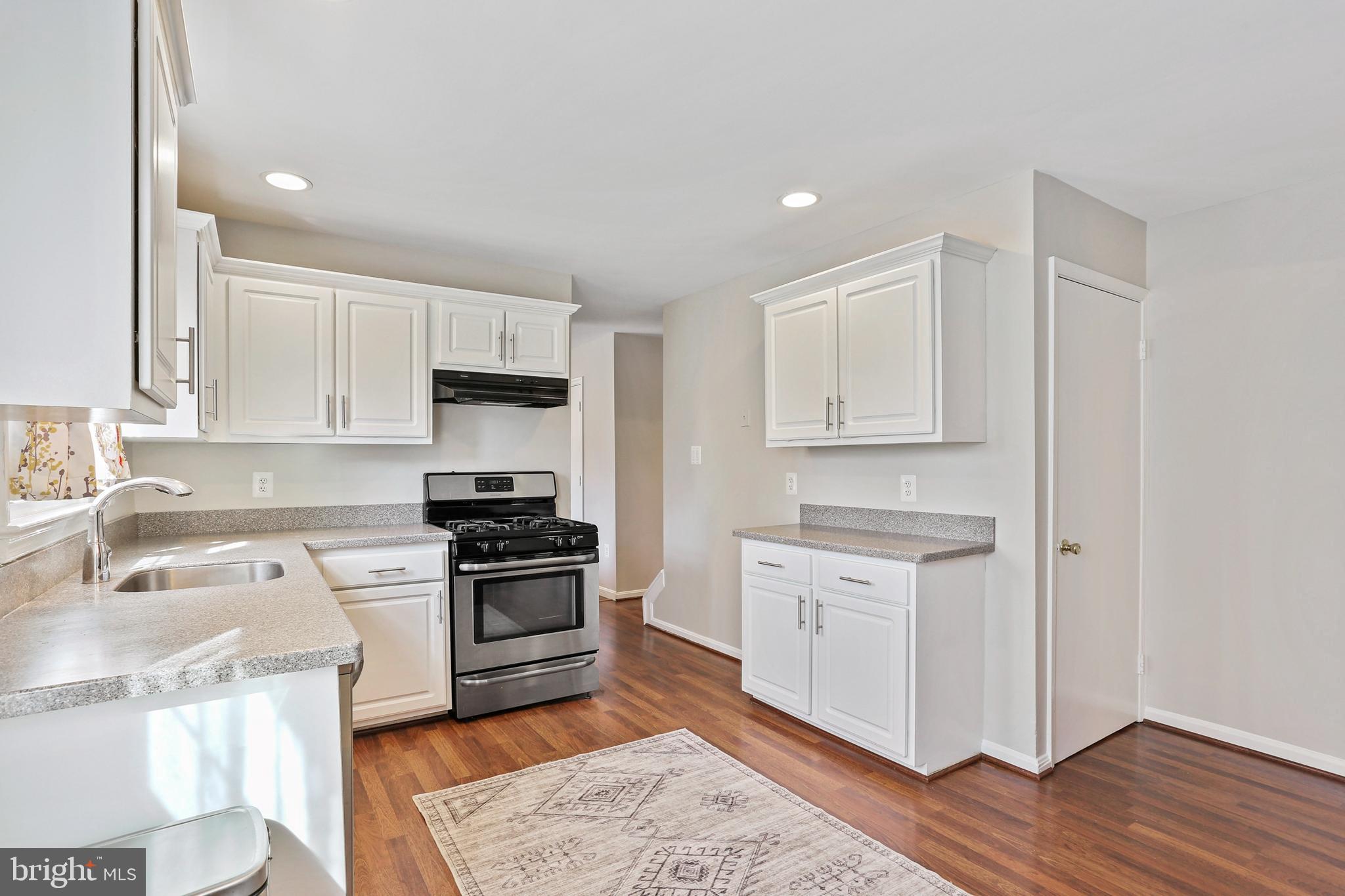 WILTON OAKS - Residential