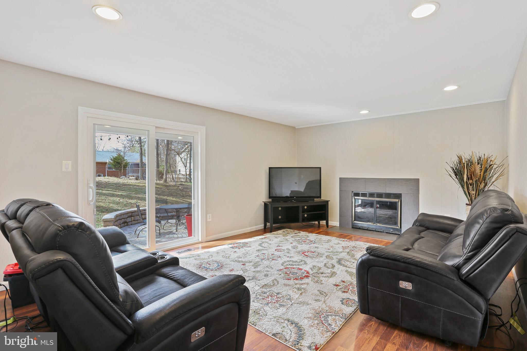 WILTON OAKS - Residential