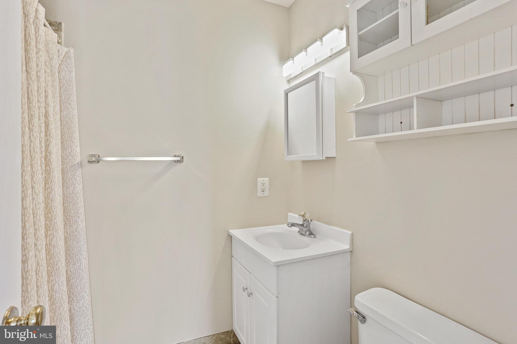 WILTON OAKS - Residential