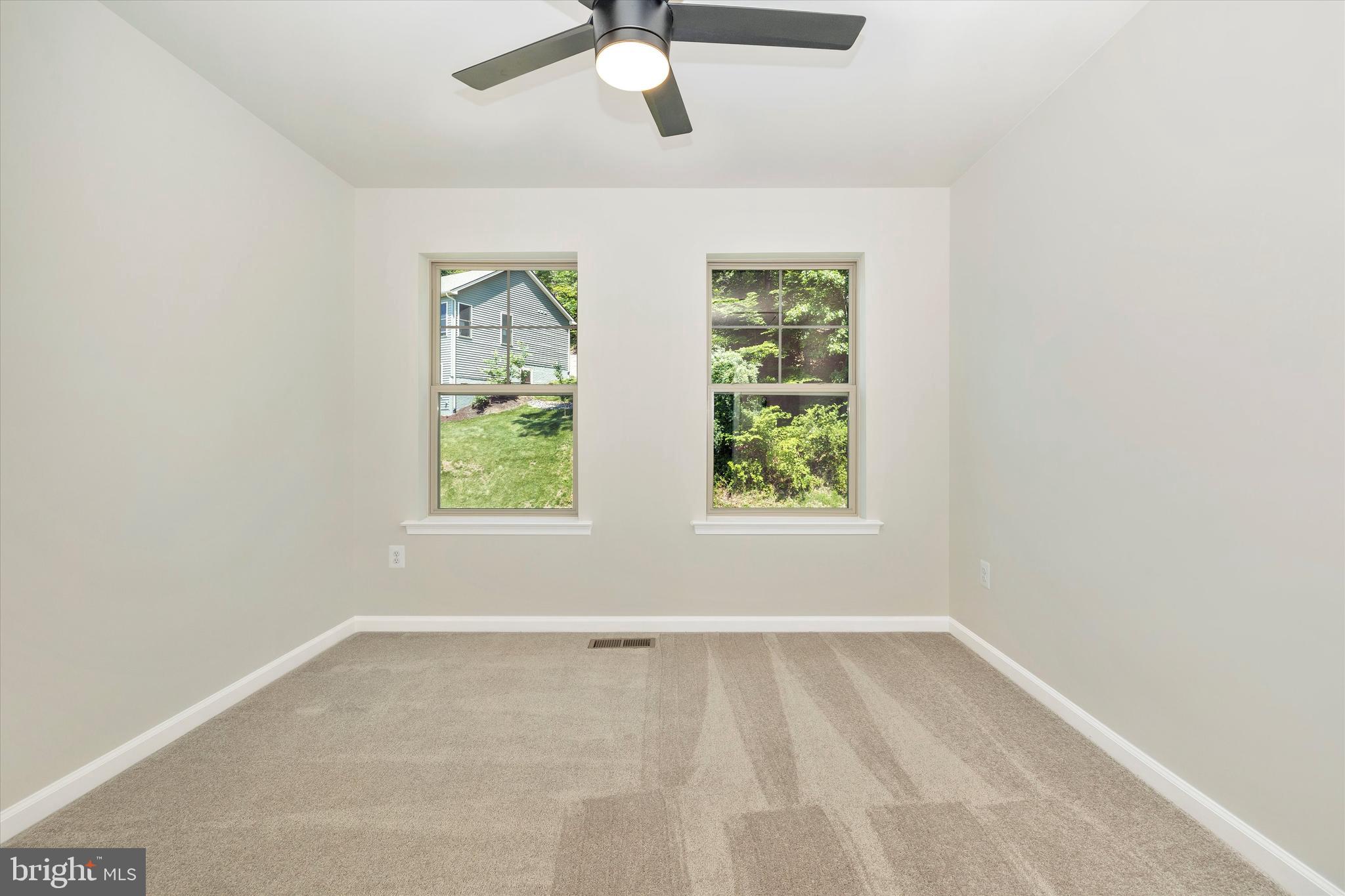 LAKE LINGANORE - Residential