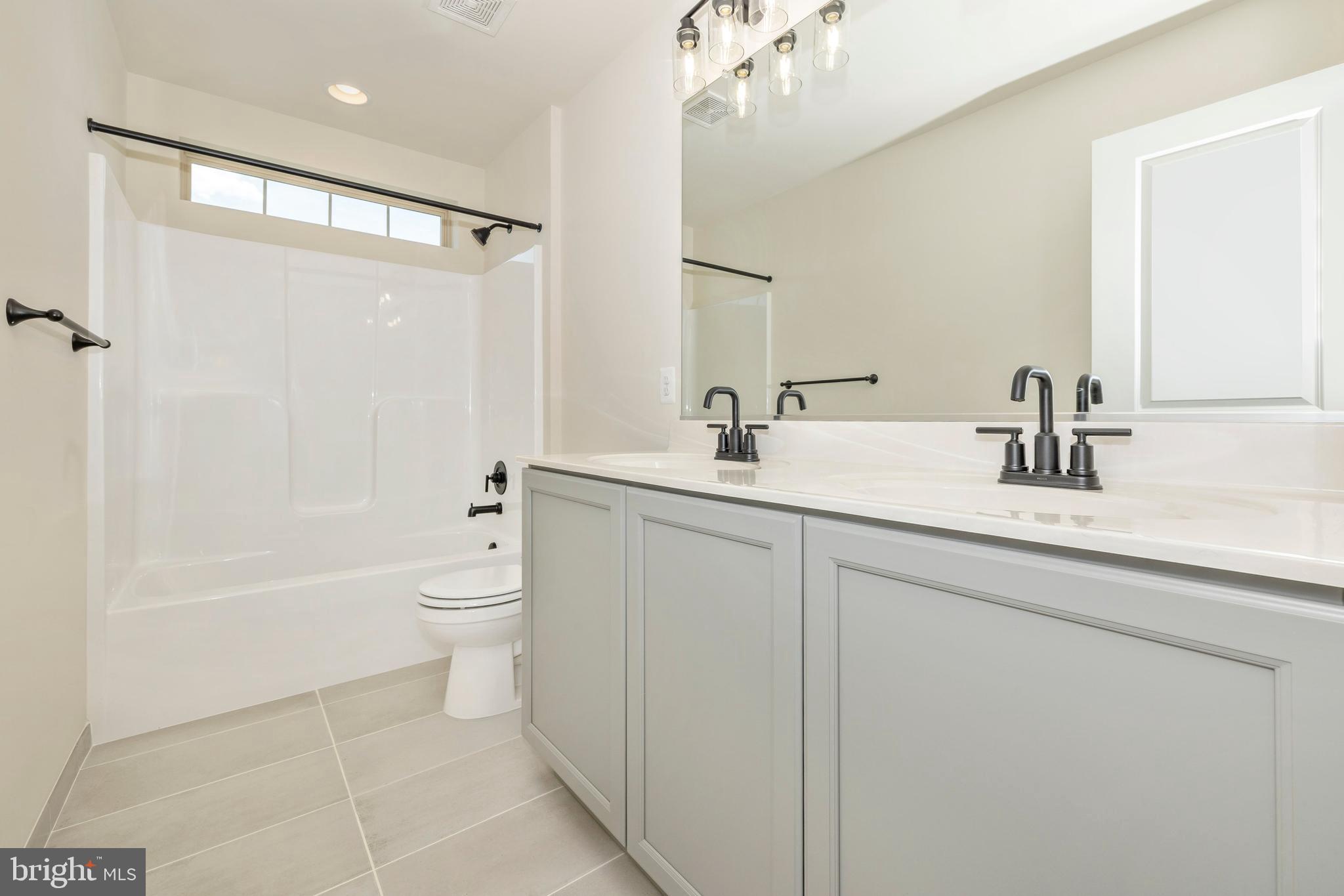 LAKE LINGANORE - Residential