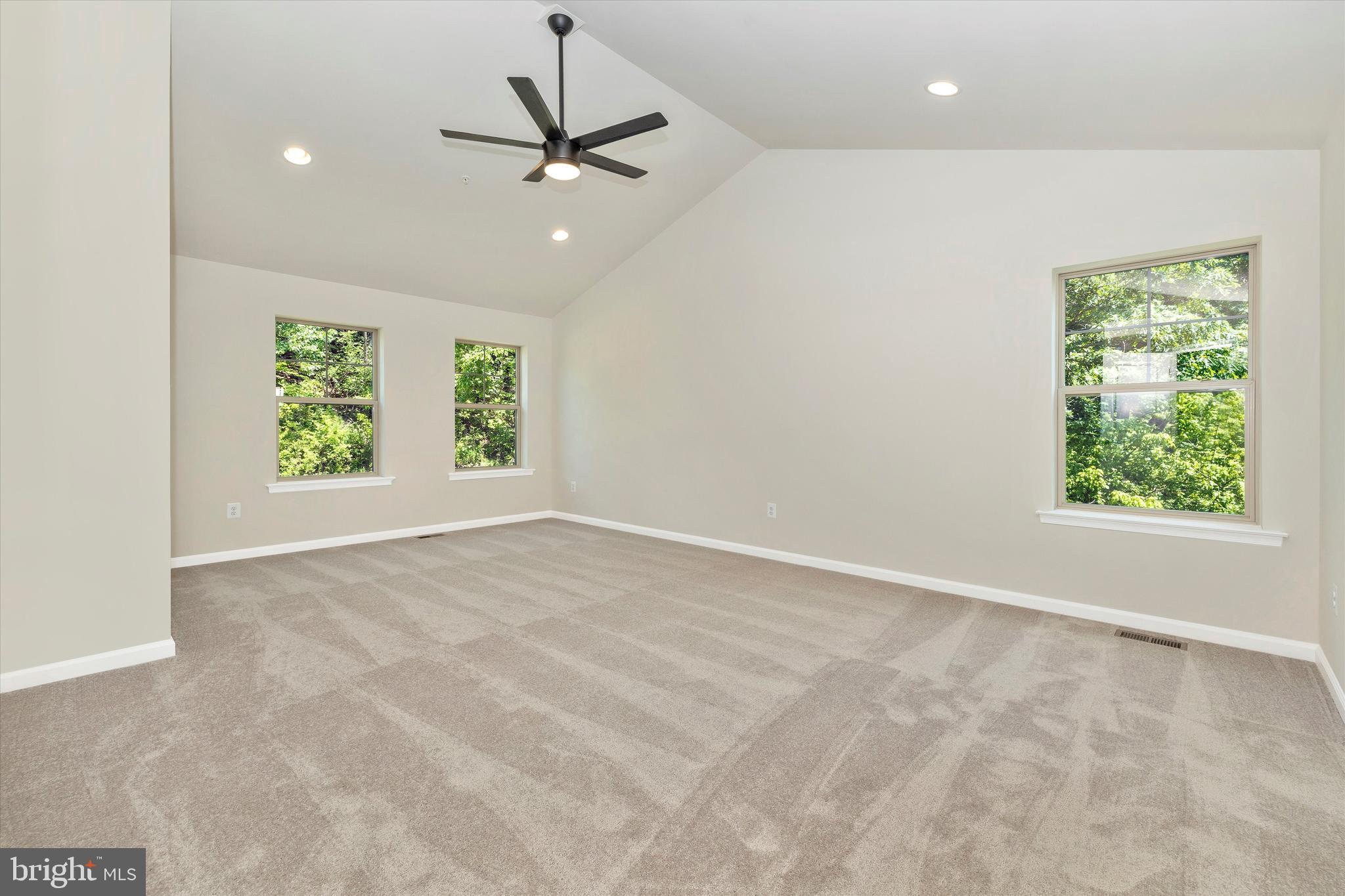 LAKE LINGANORE - Residential