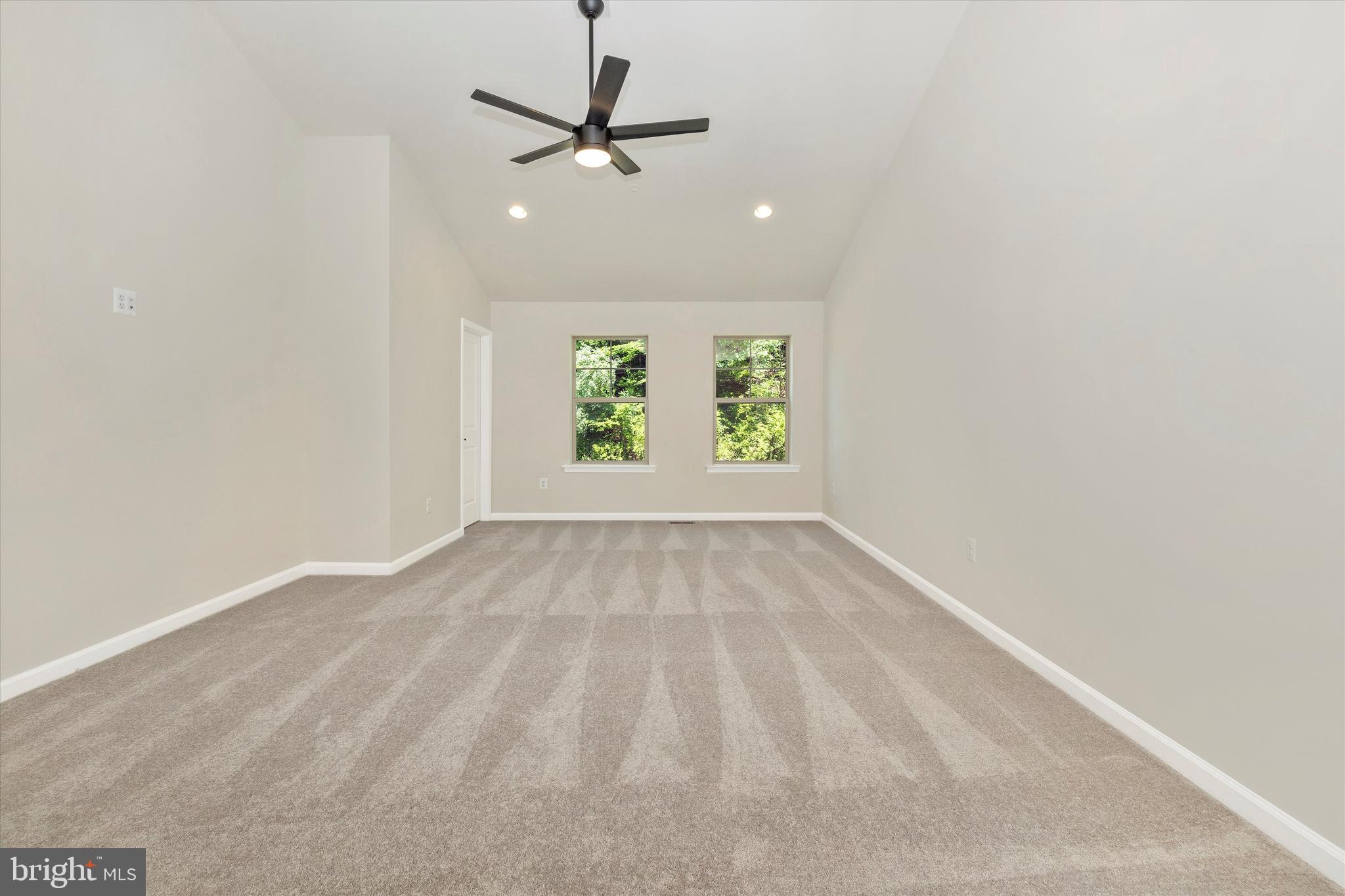 LAKE LINGANORE - Residential