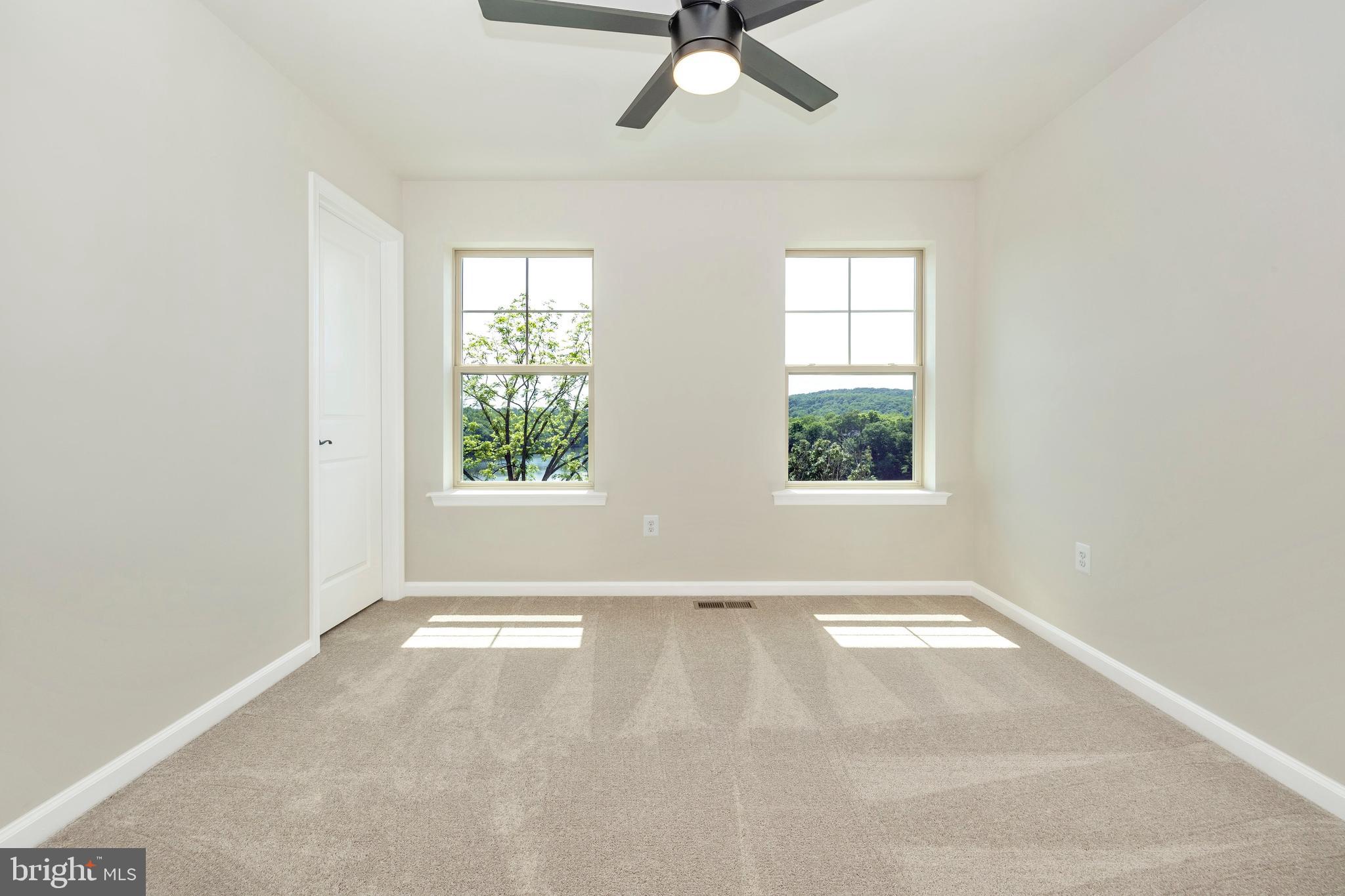 LAKE LINGANORE - Residential