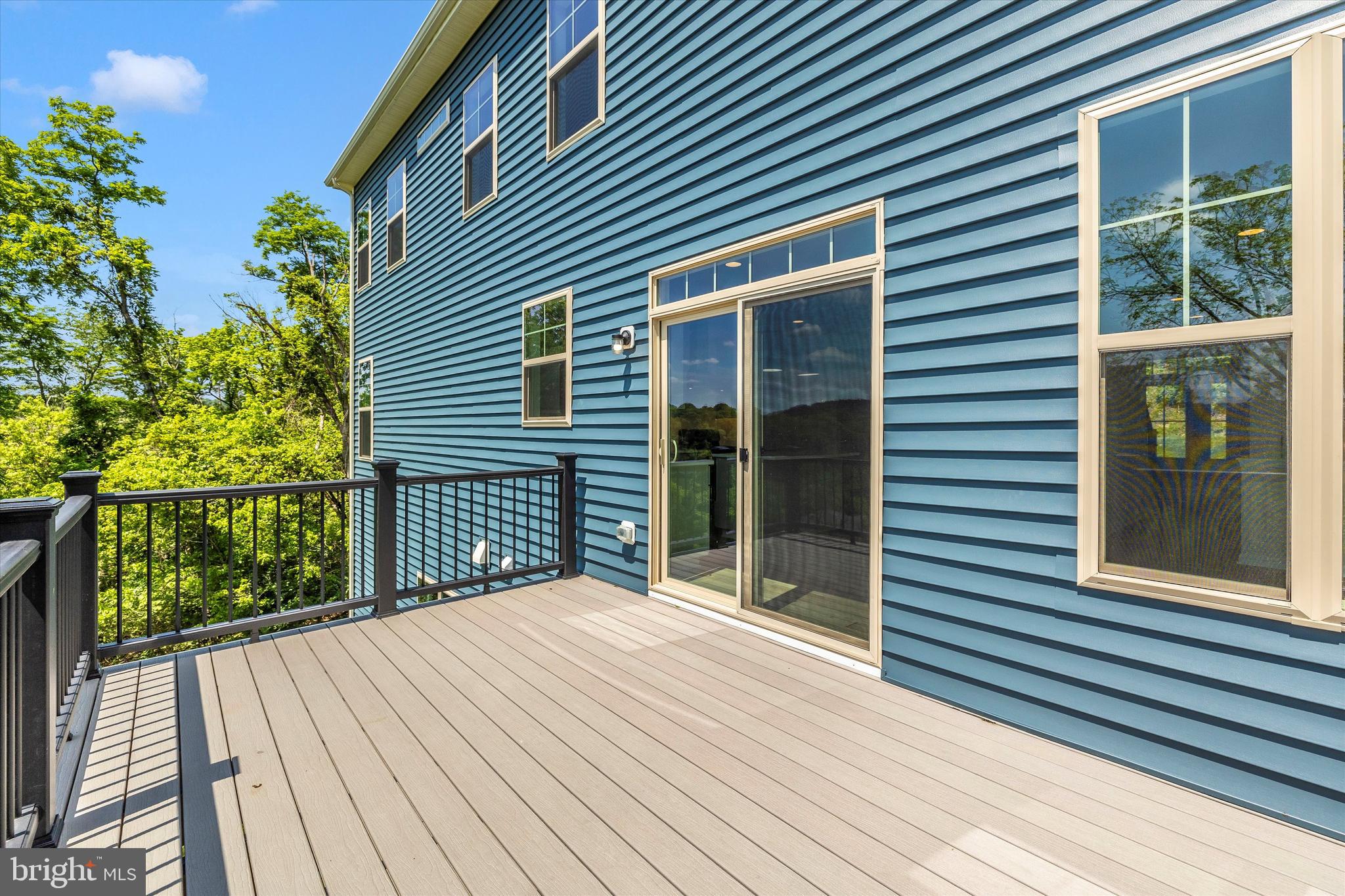 LAKE LINGANORE - Residential