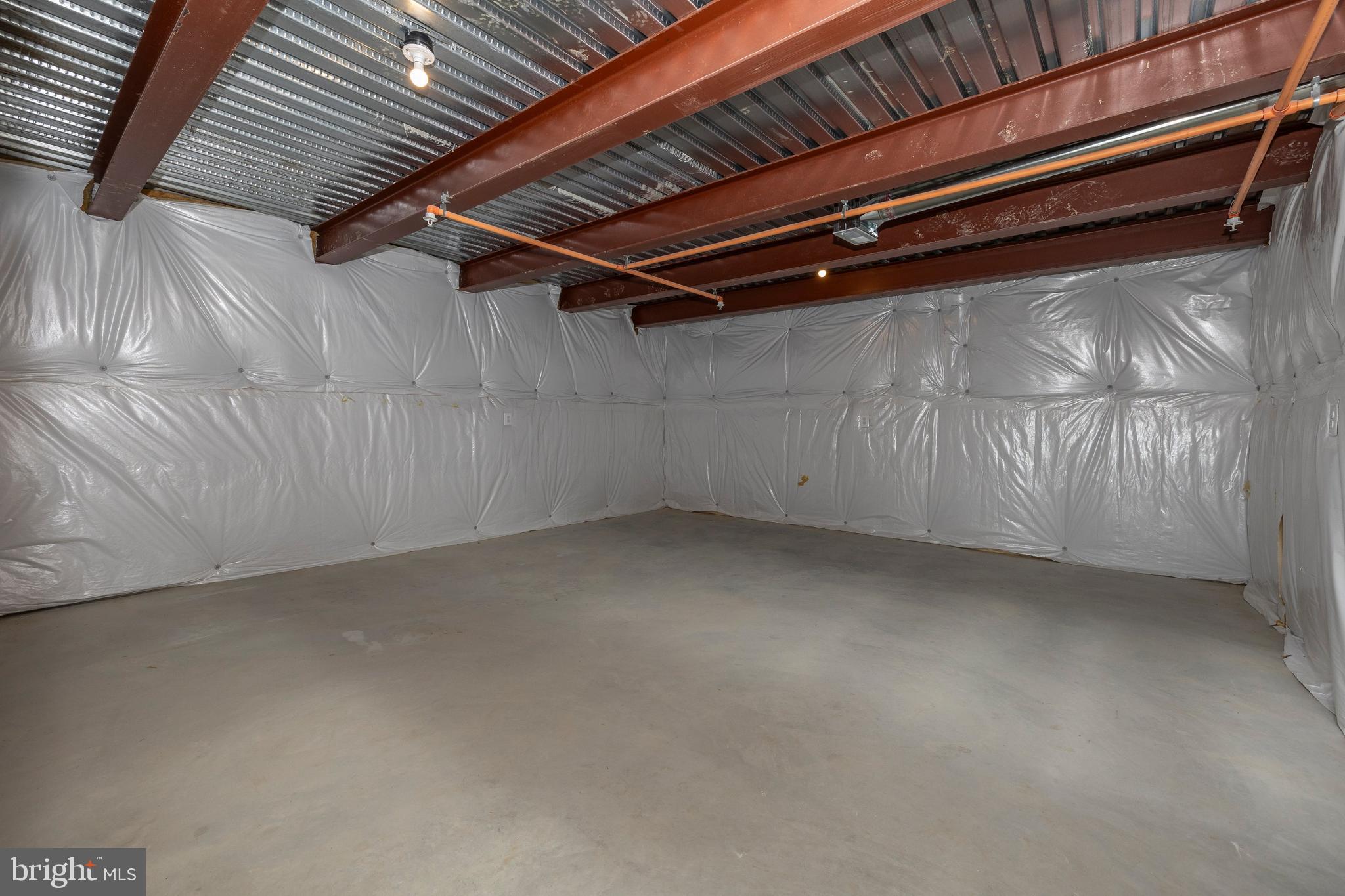 LAKE LINGANORE - Residential