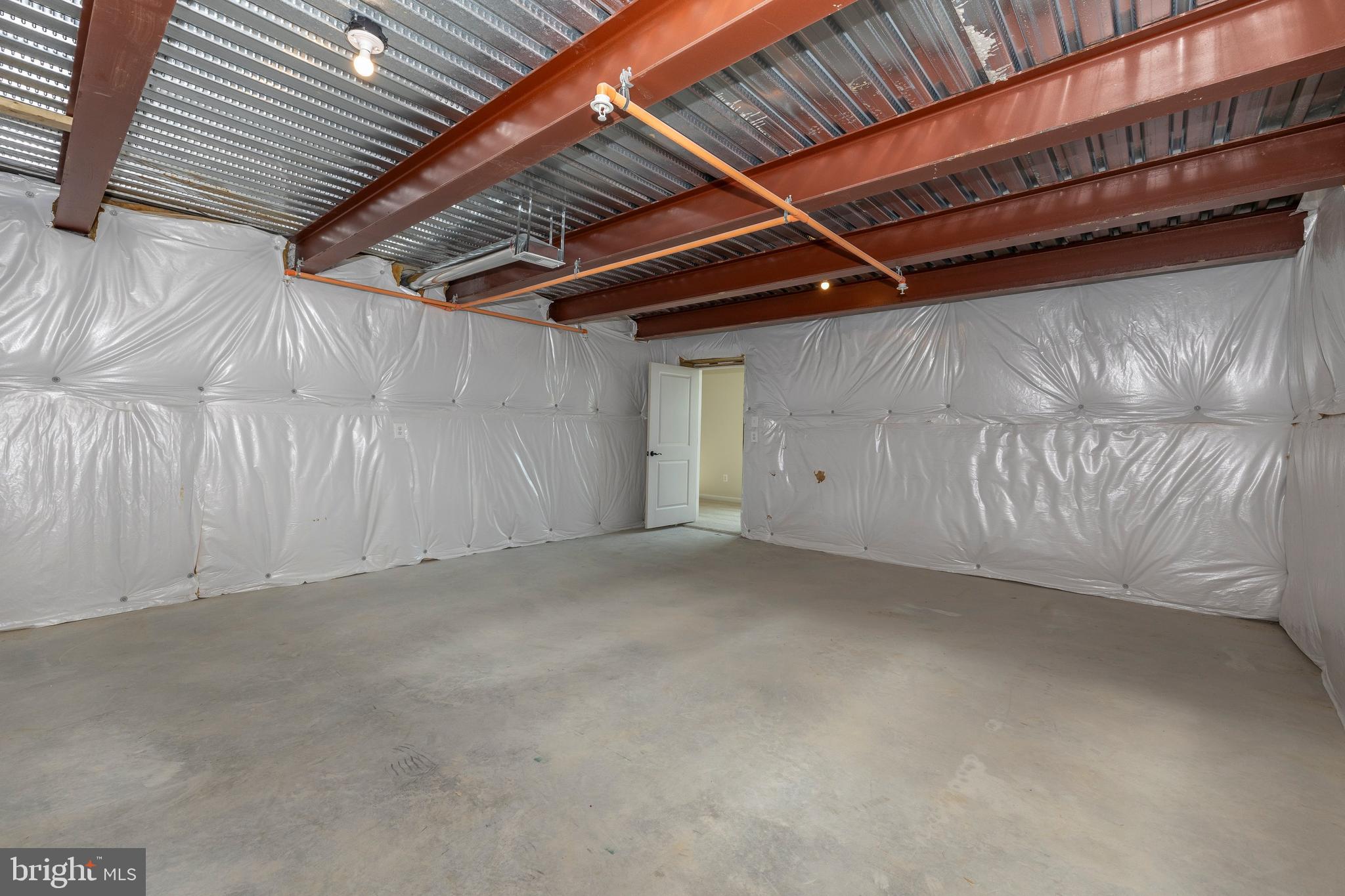 LAKE LINGANORE - Residential