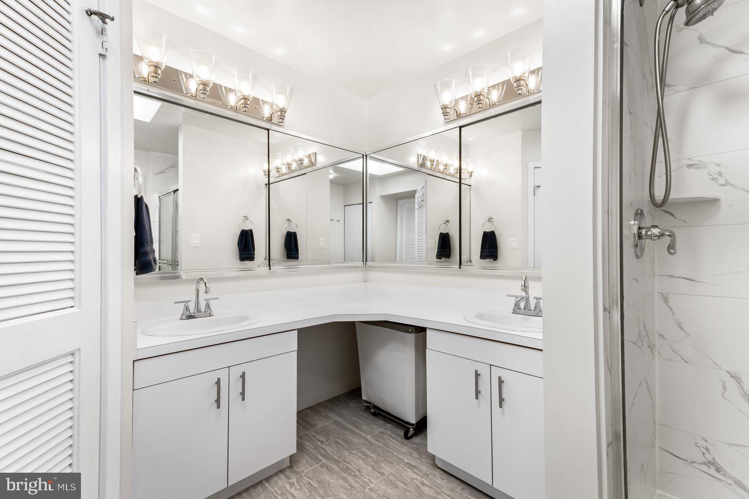 ANNEN WOODS - Residential