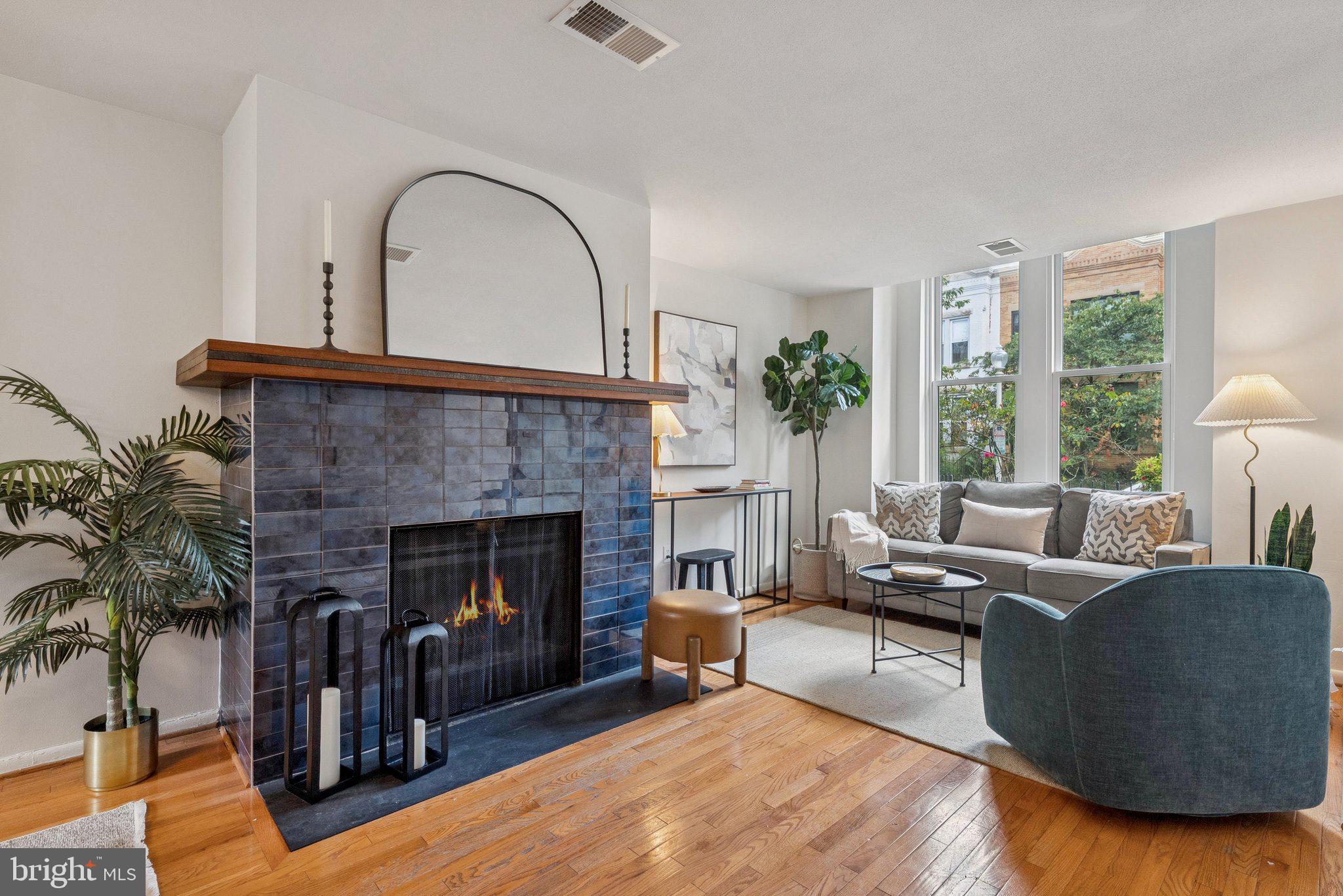 1332 EMERALD STREET NE