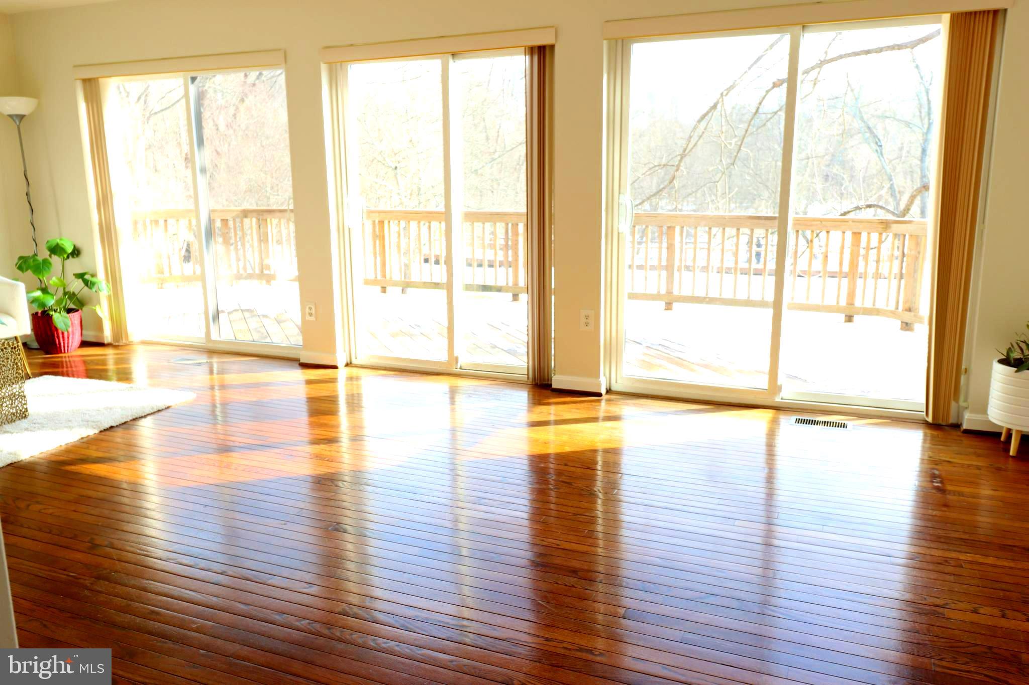 TOWN CENTER - Residential Lease