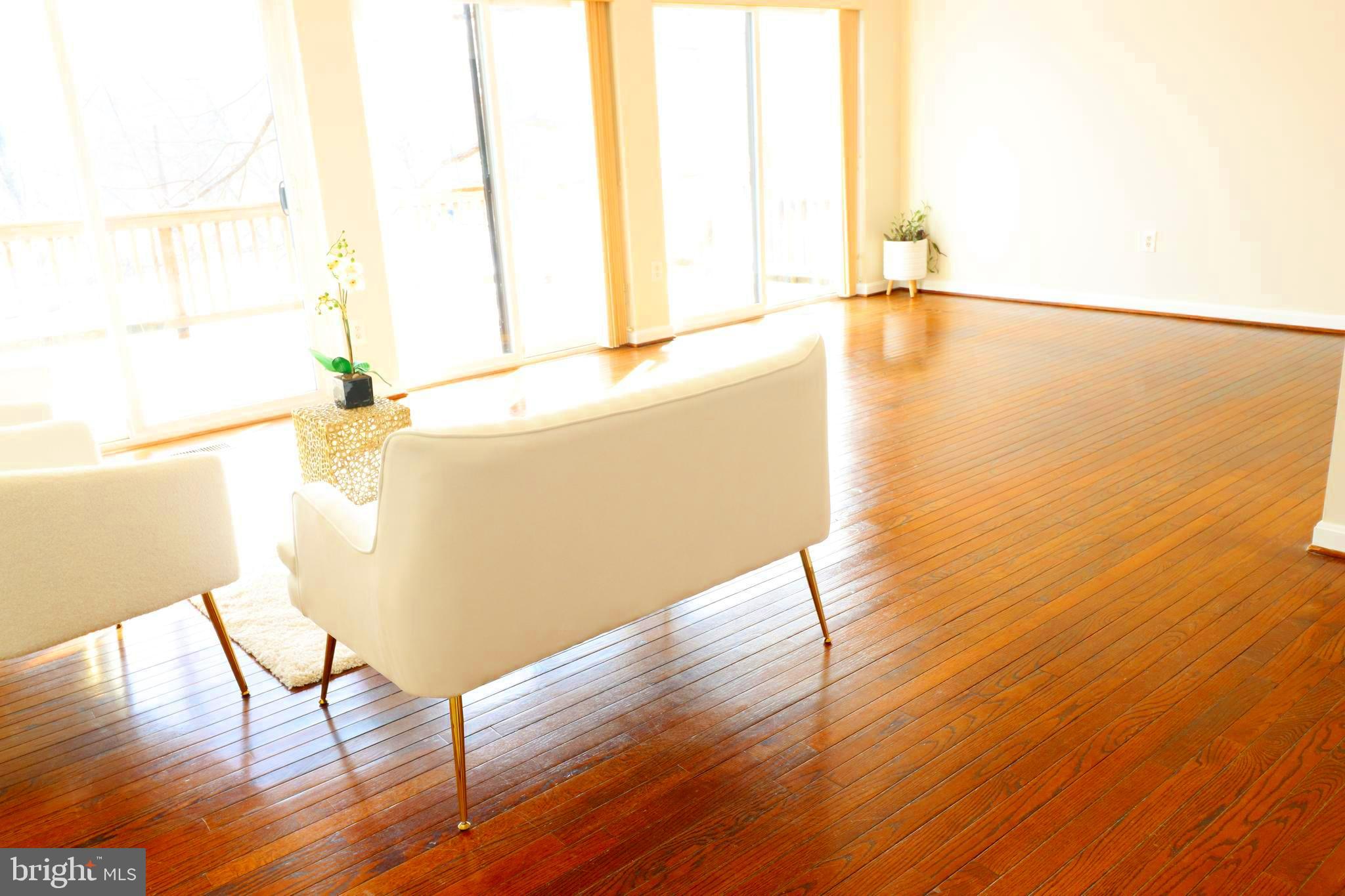 TOWN CENTER - Residential Lease