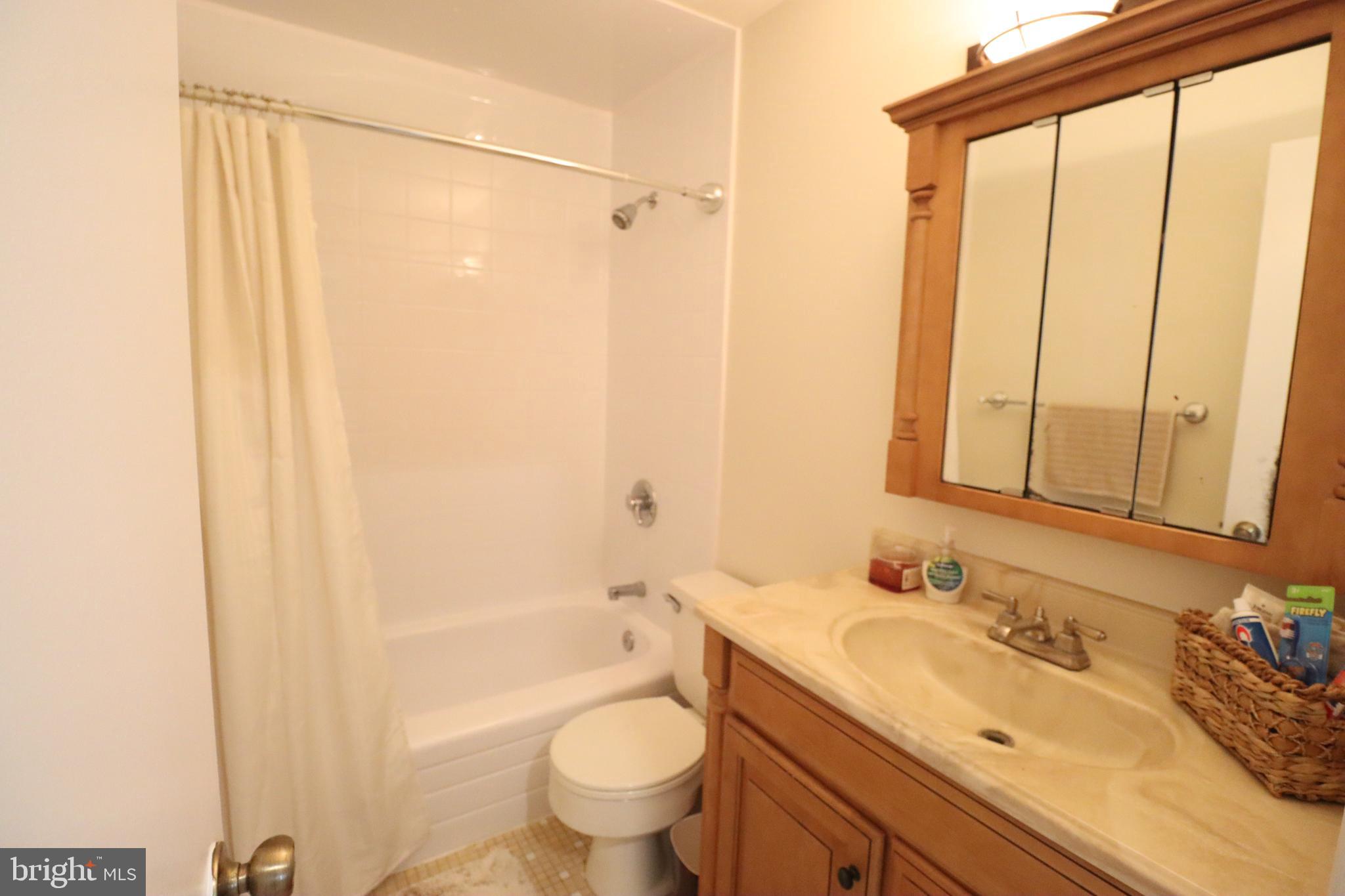 TOWN CENTER - Residential Lease