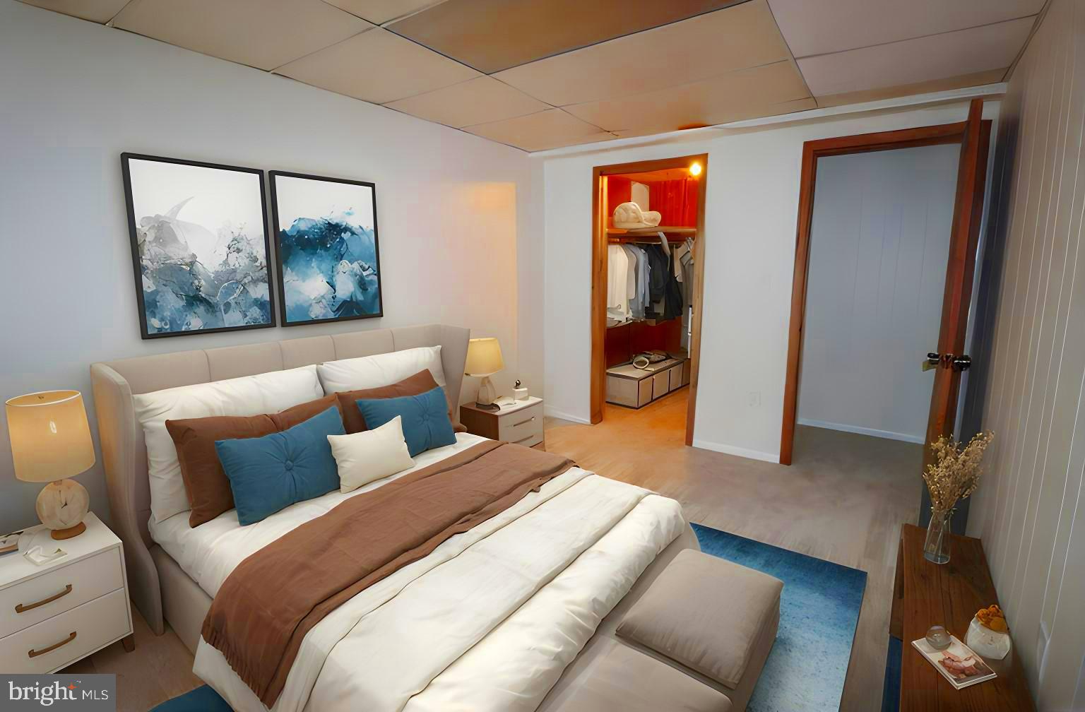 TOWN CENTER - Residential Lease