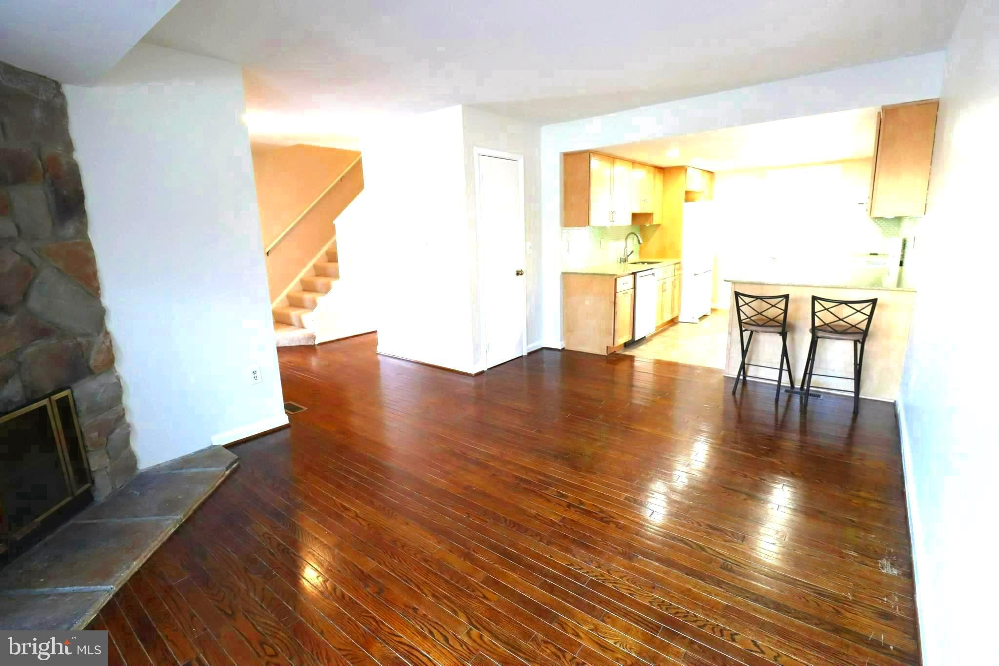 TOWN CENTER - Residential Lease