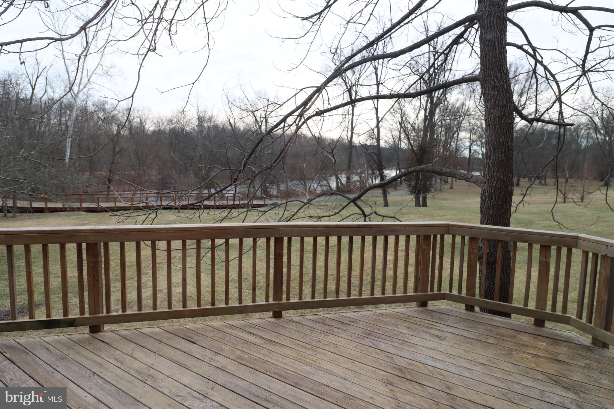 TOWN CENTER - Residential Lease