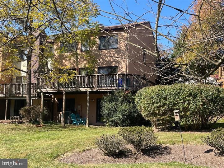 TOWN CENTER - Residential Lease