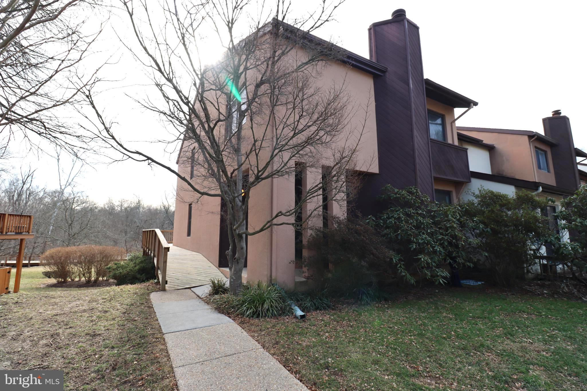 TOWN CENTER - Residential Lease