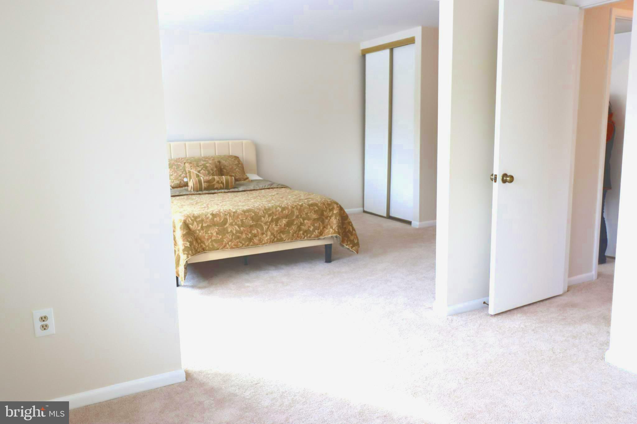 TOWN CENTER - Residential Lease