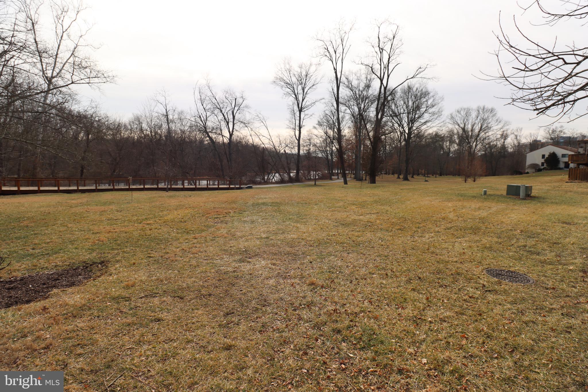 TOWN CENTER - Residential Lease