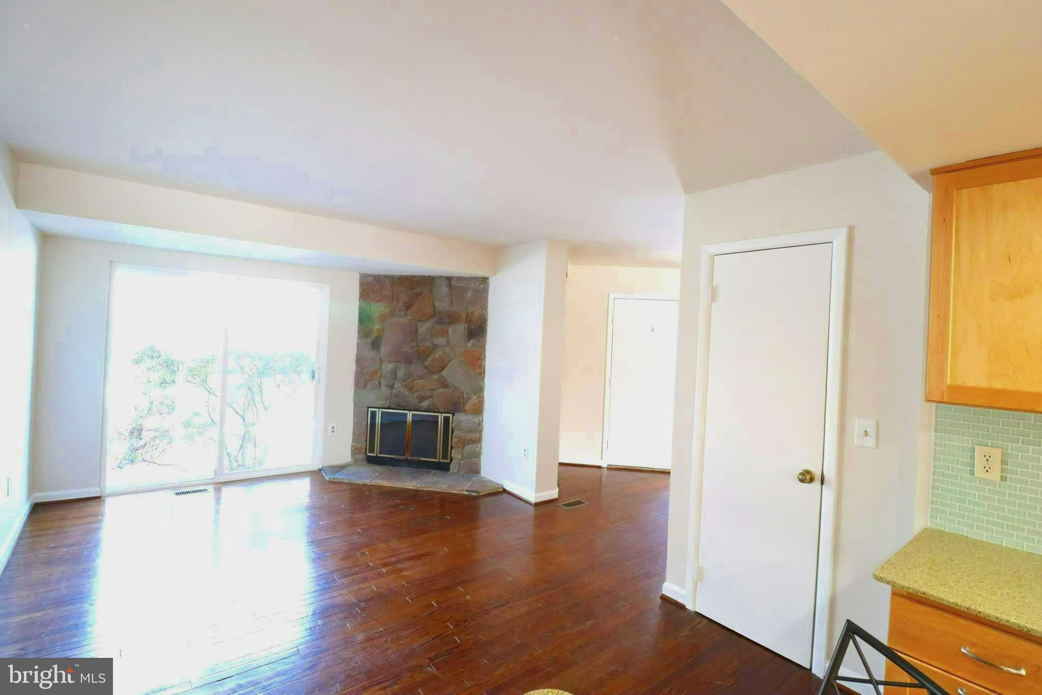 TOWN CENTER - Residential Lease