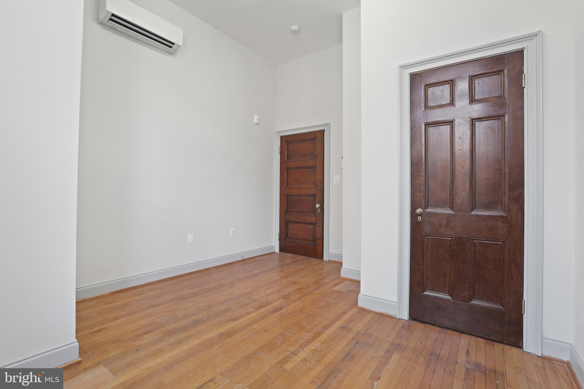 MOUNT VERNON PLACE HISTORIC DISTRICT - Residential Lease